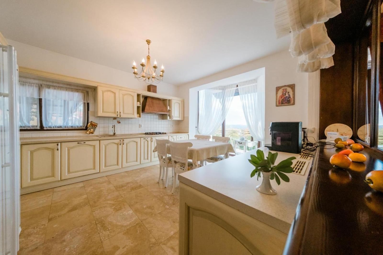 Hidden Hills Villa view 4