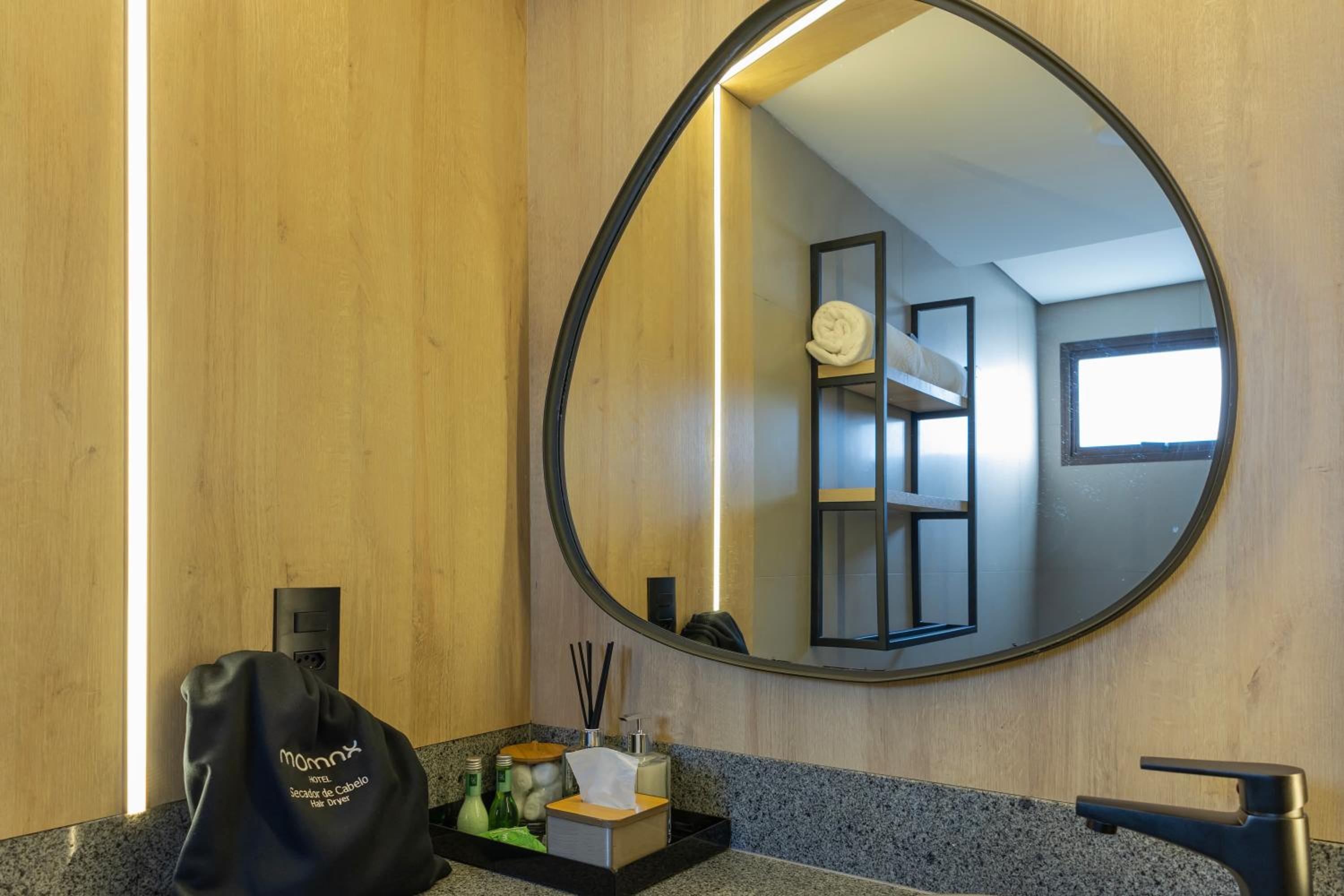 Momax Hotel