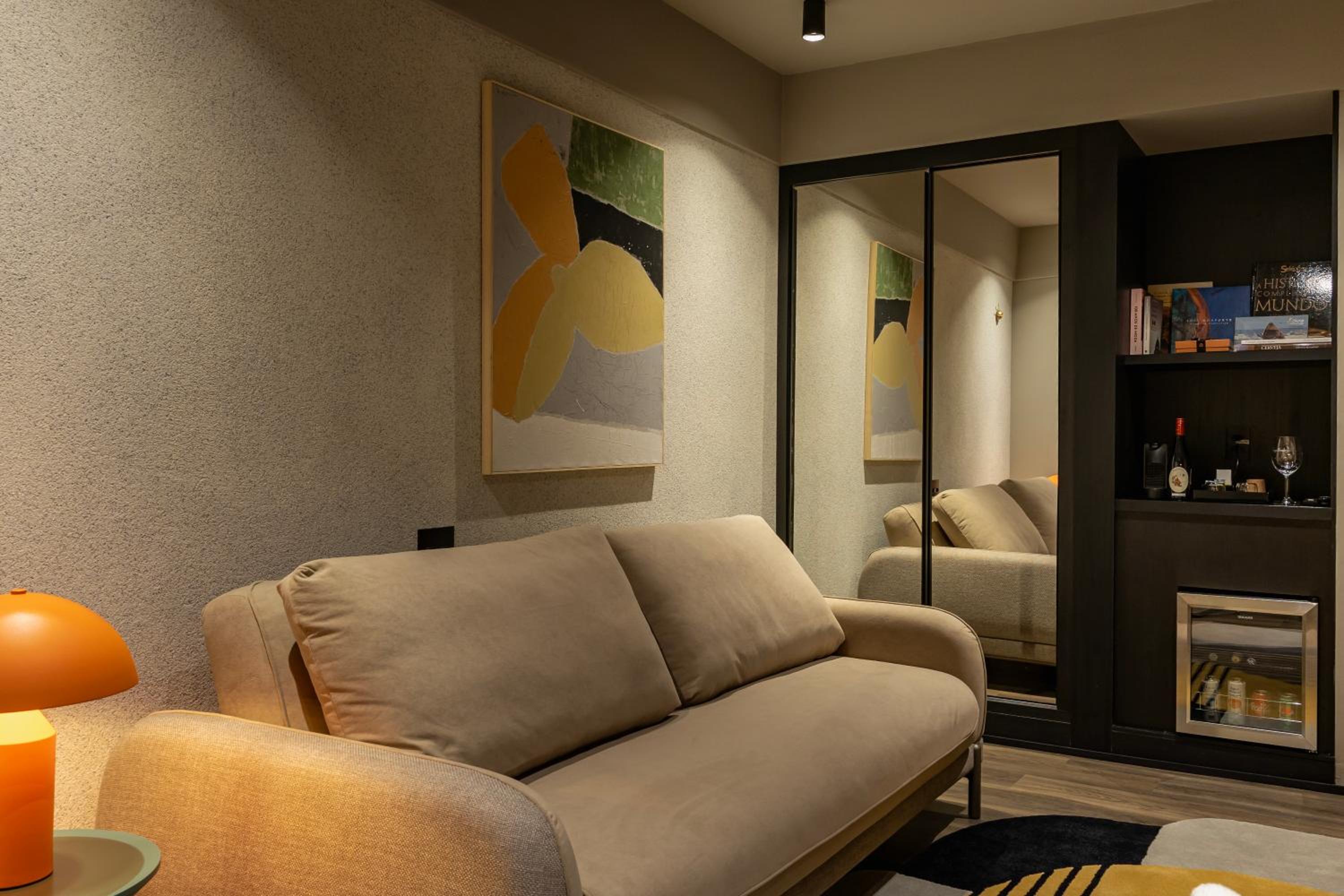 Momax Hotel