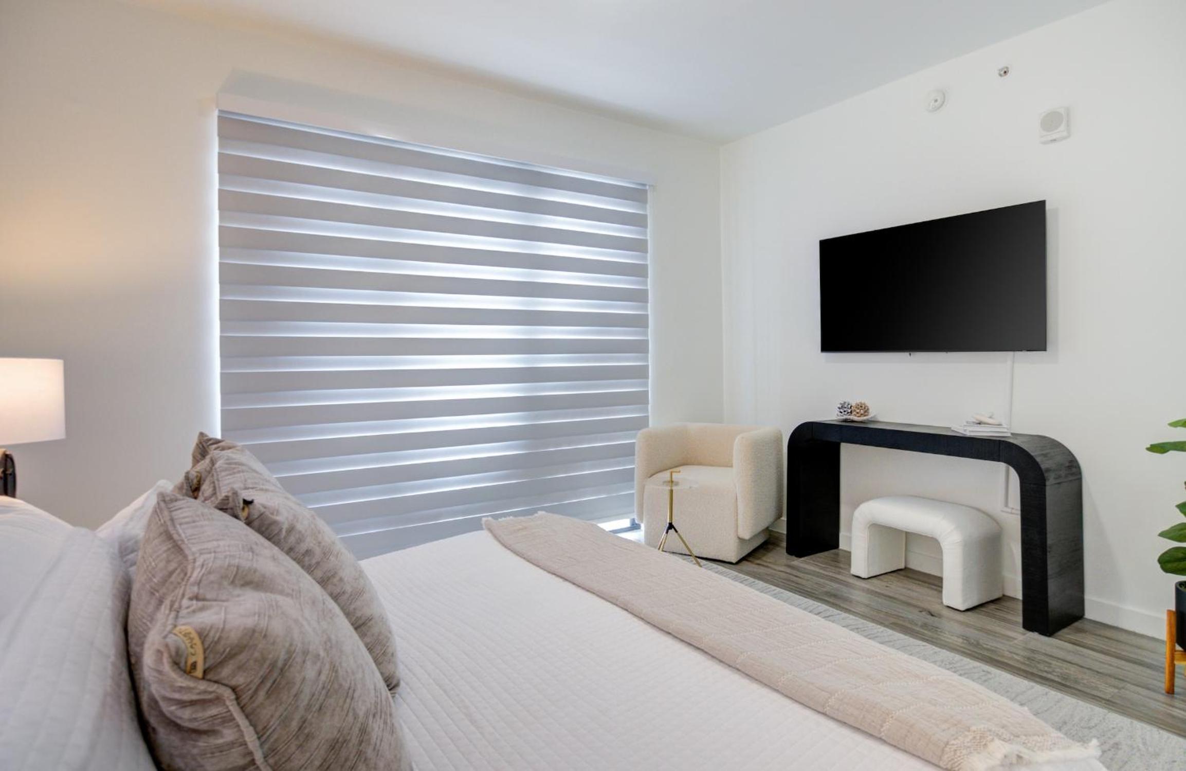 Modern 3BR PH with Rooftop Plunge Pool in Miami