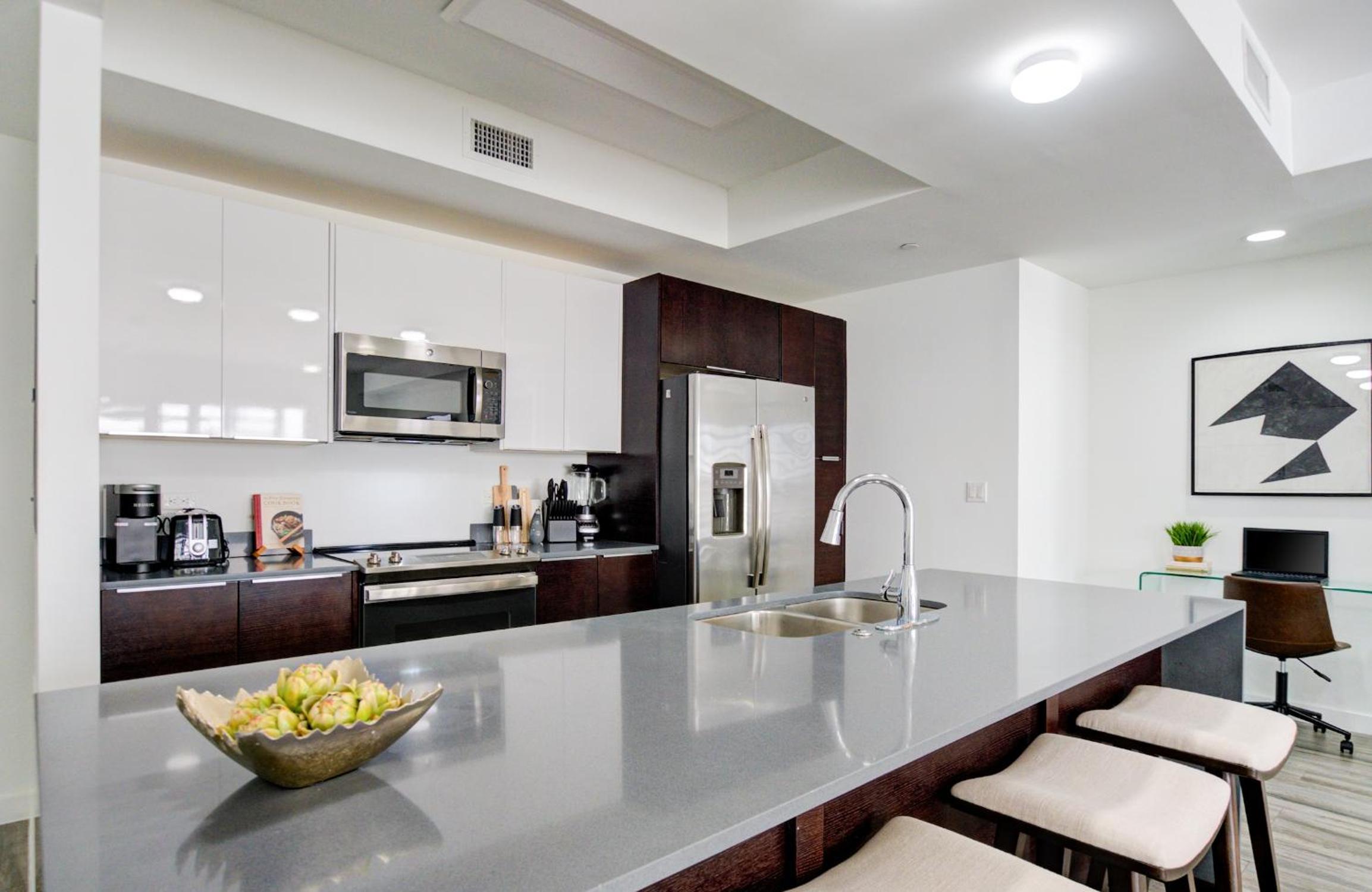 Modern 3BR PH with Rooftop Plunge Pool in Miami