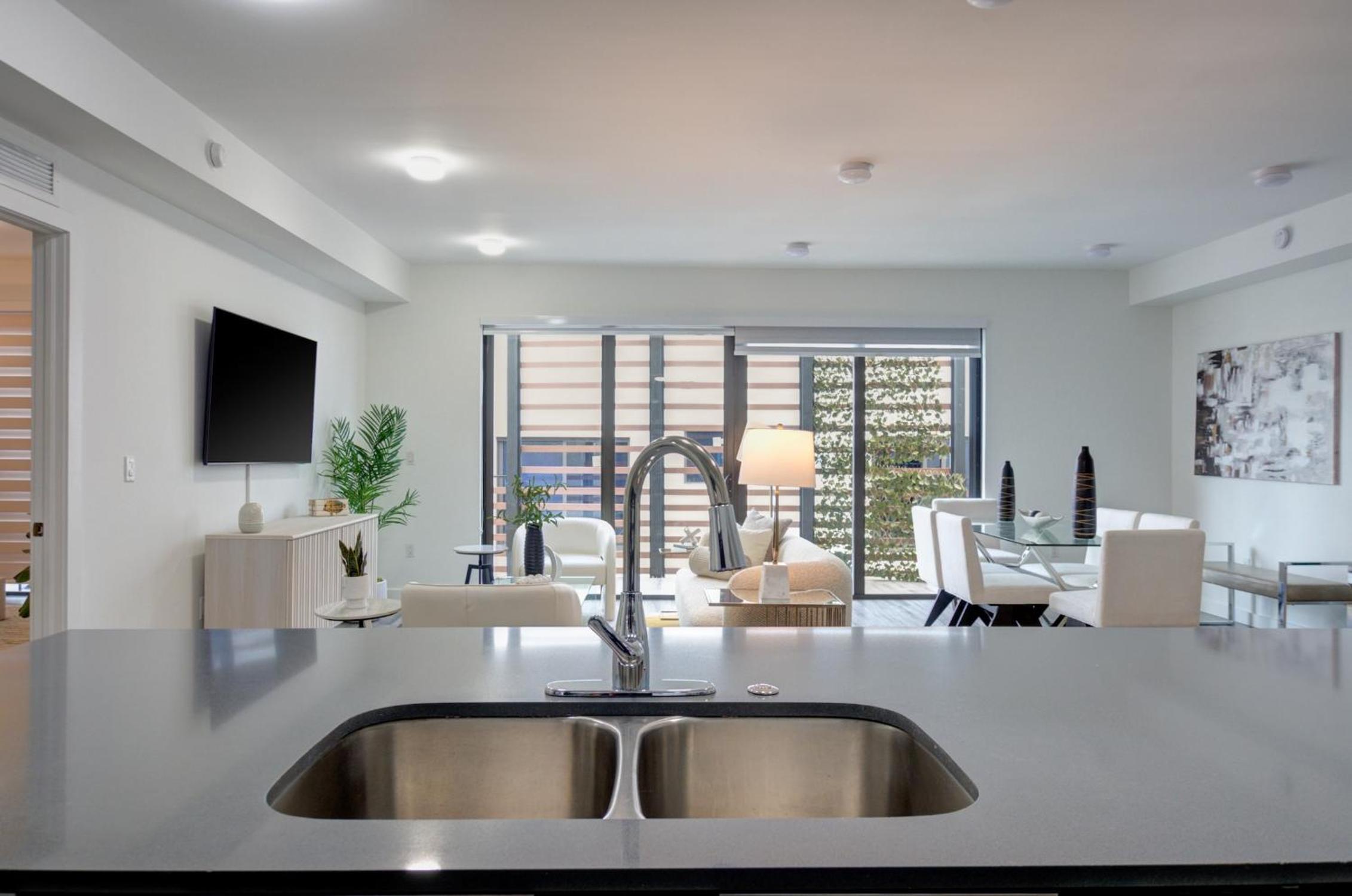 Modern 3BR PH with Rooftop Plunge Pool in Miami