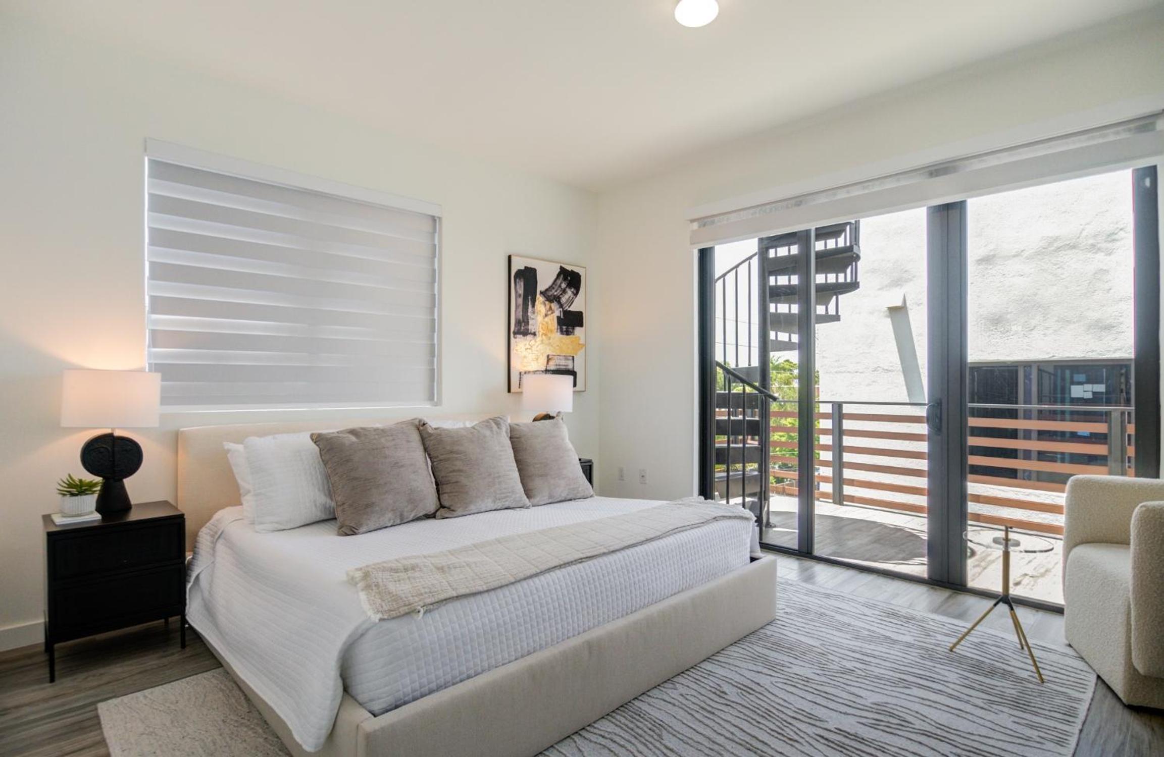 Modern 3BR PH with Rooftop Plunge Pool in Miami