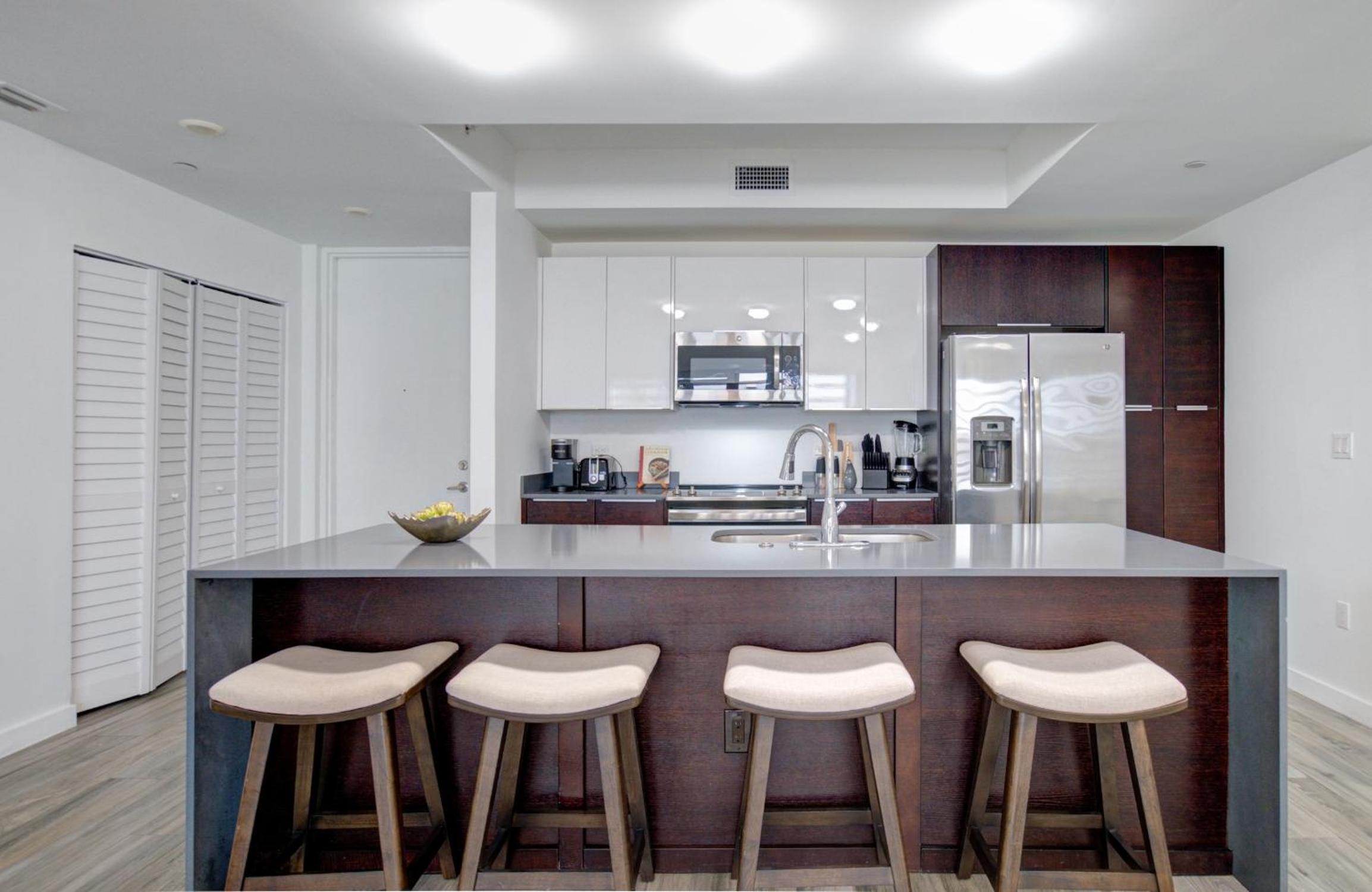 Modern 3BR PH with Rooftop Plunge Pool in Miami