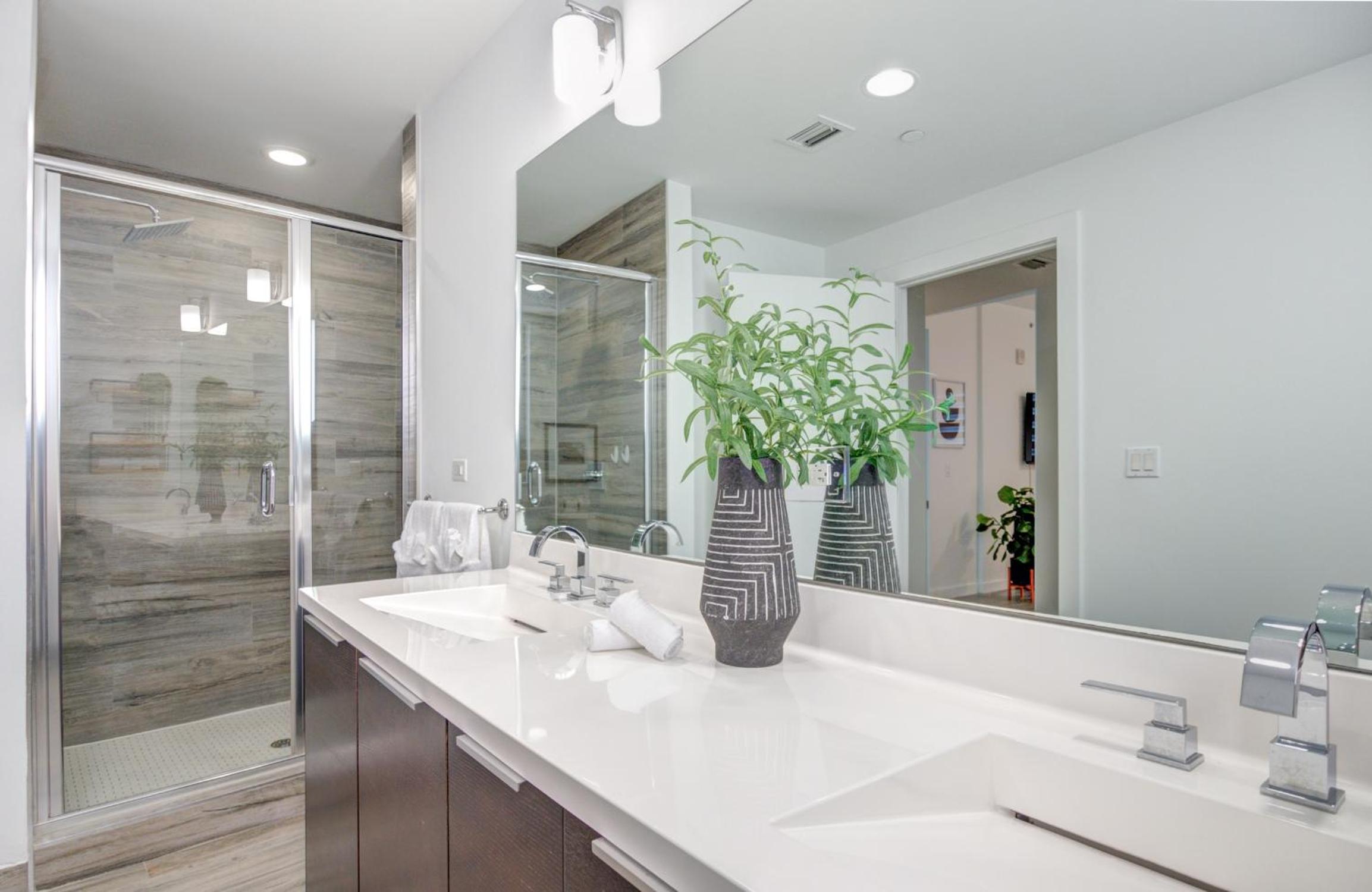 Modern 3BR PH with Rooftop Plunge Pool in Miami