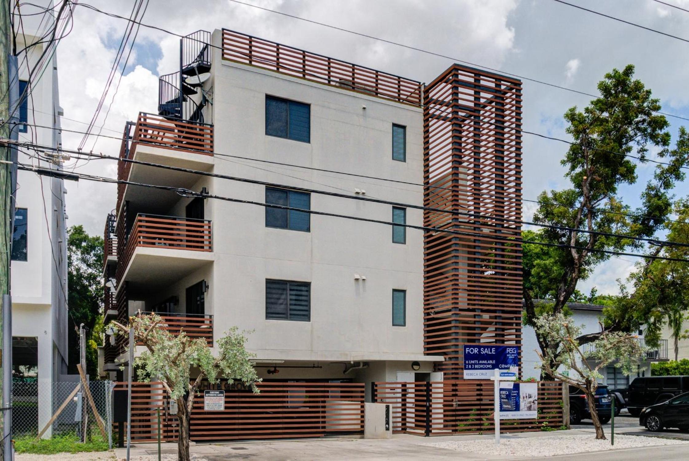Modern 3BR PH with Rooftop Plunge Pool in Miami