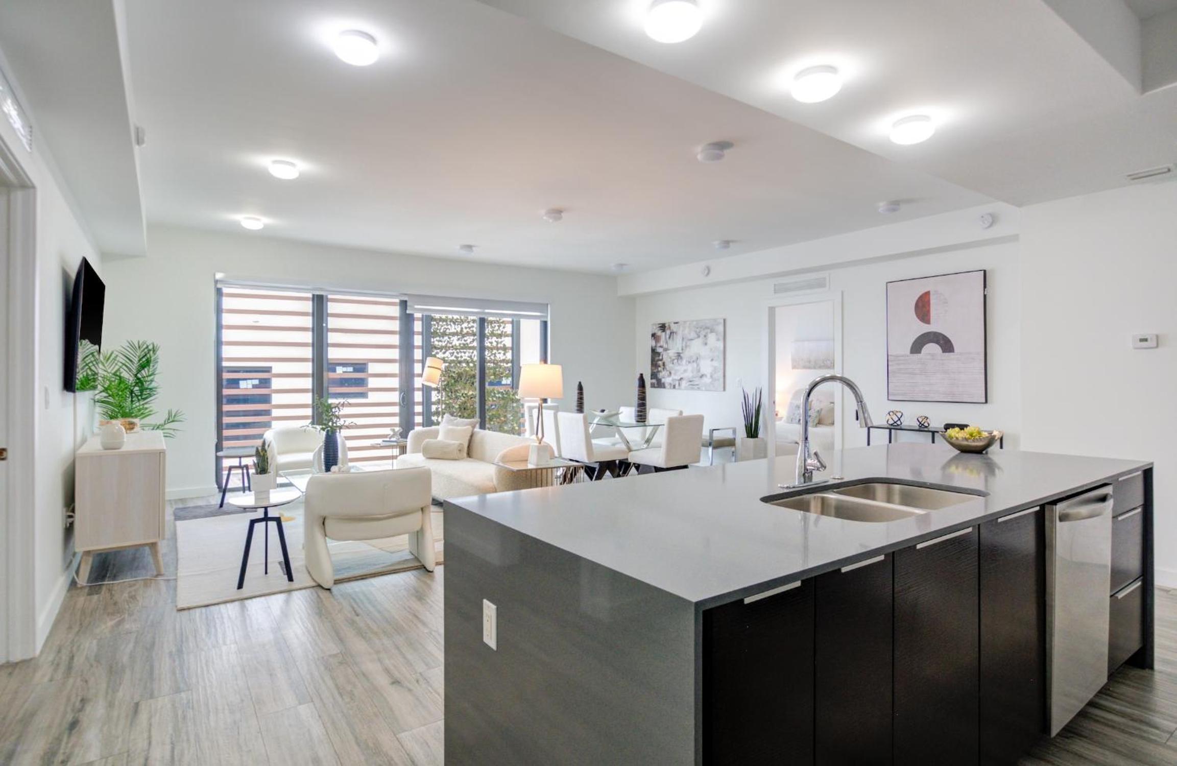 Modern 3BR PH with Rooftop Plunge Pool in Miami