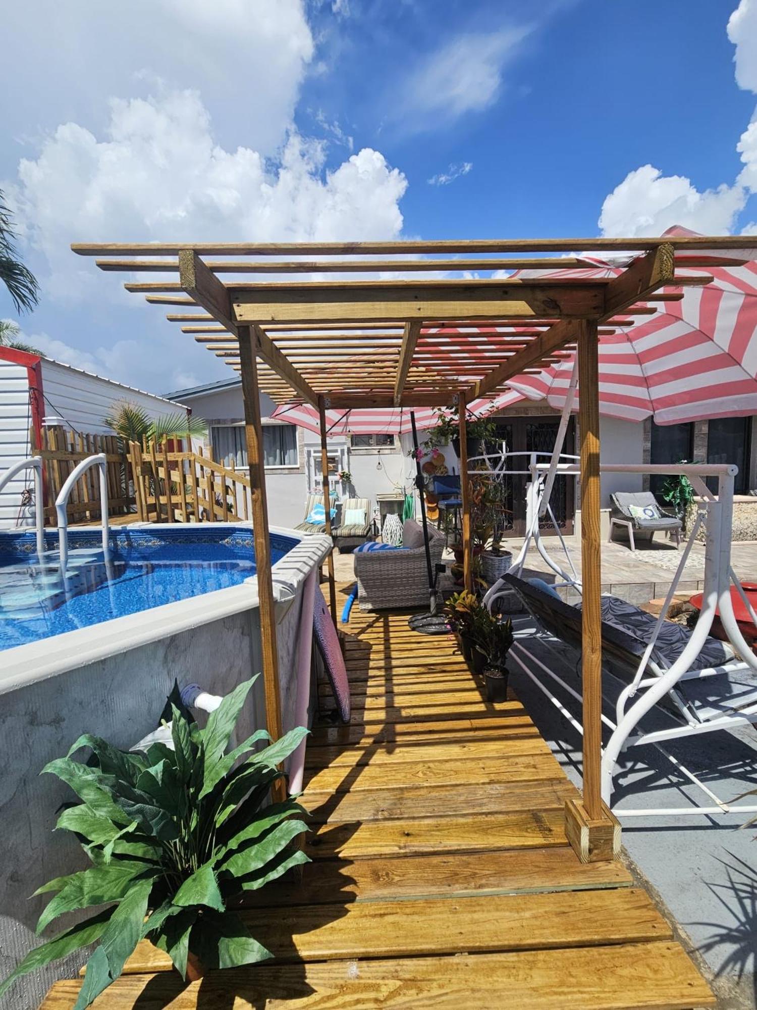 Waterfront Pool Paradise Luxe Home, Modern, Near Best Beachs Shopping,Hard Rock Casino Fun - Image 5