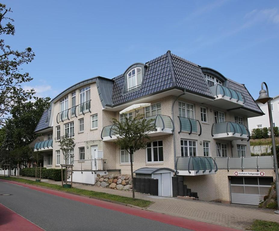 strandnahe FeWo mit 2 Schlafzimmern und Terrasse oder Balkon, Caspar David, Binz