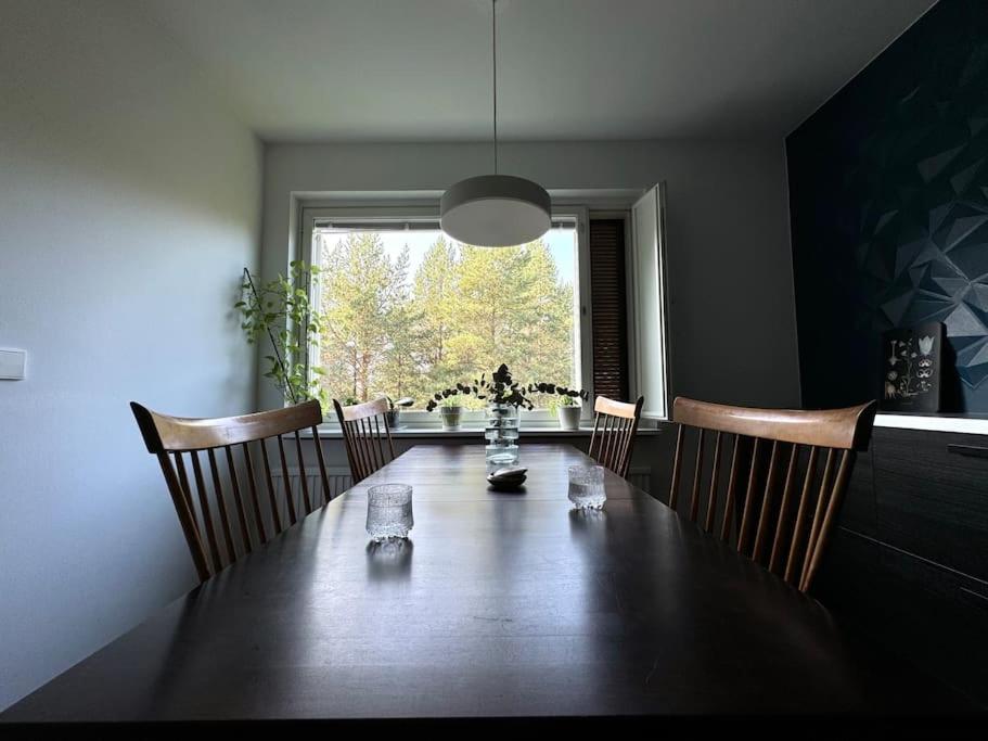 Rauhallinen ja tilava ylimmän kerroksen neliö