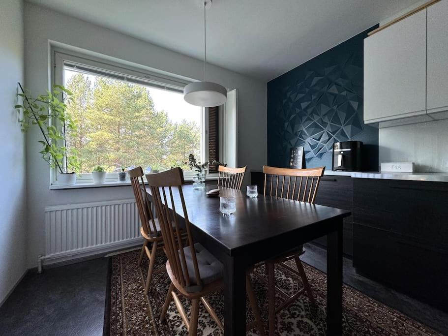 Rauhallinen ja tilava ylimmän kerroksen neliö