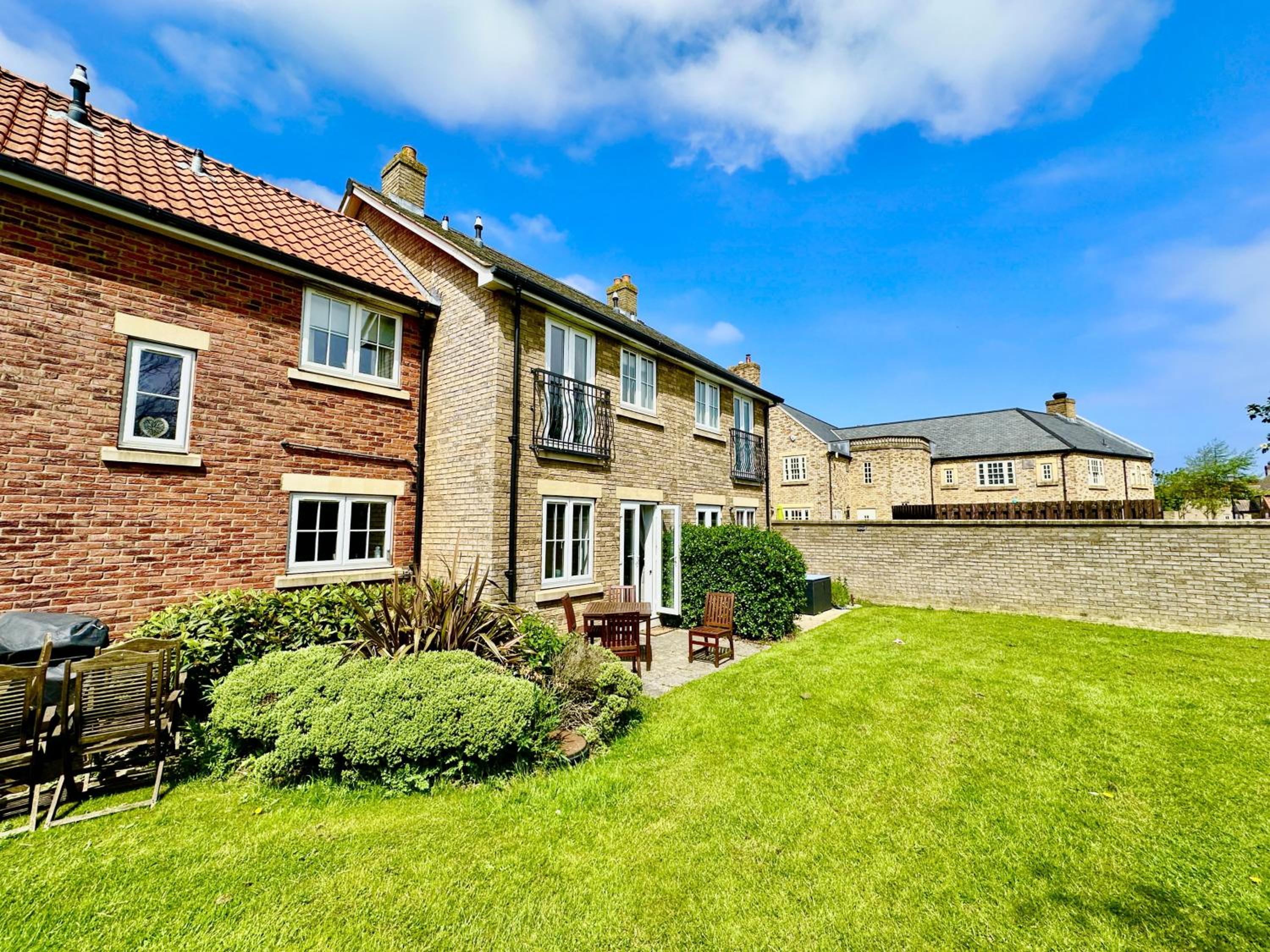 The Lighthouse - Part of the The Bay Filey Holiday Village with pool, gym and direct beach access, pub, restaurant, tennis and meadows walks