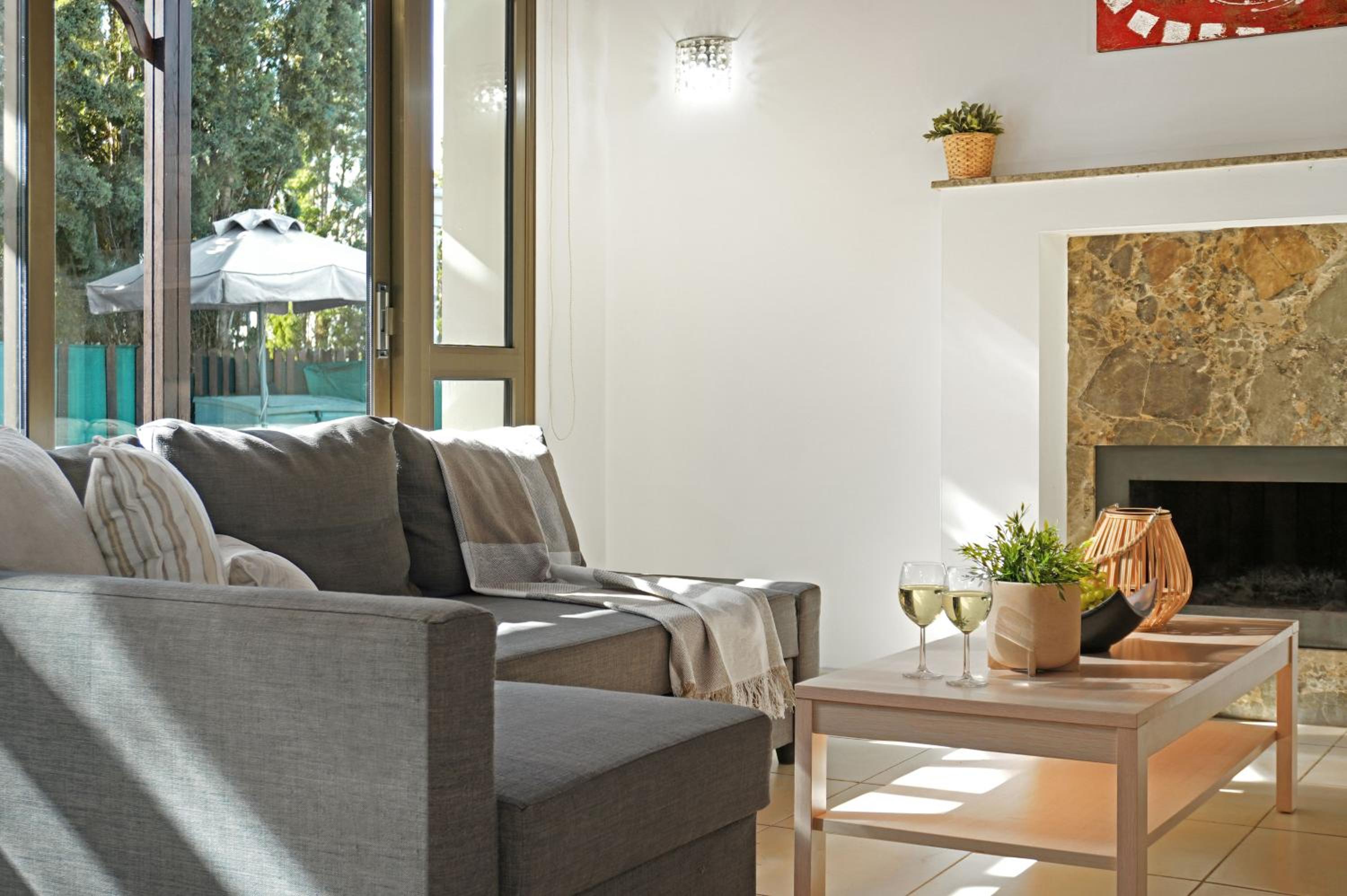 Villa Anthia - 2bed with Large Pool