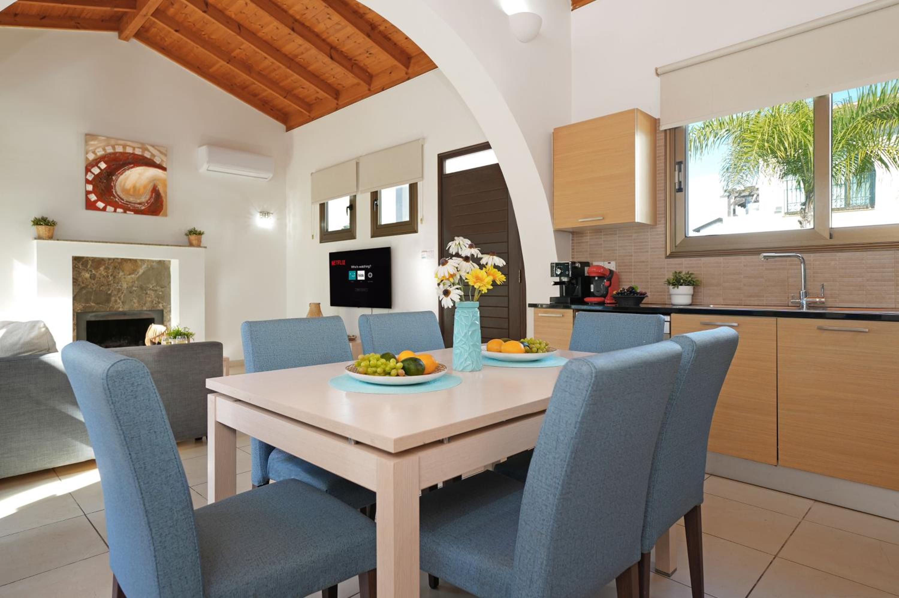 Villa Anthia - 2bed with Large Pool