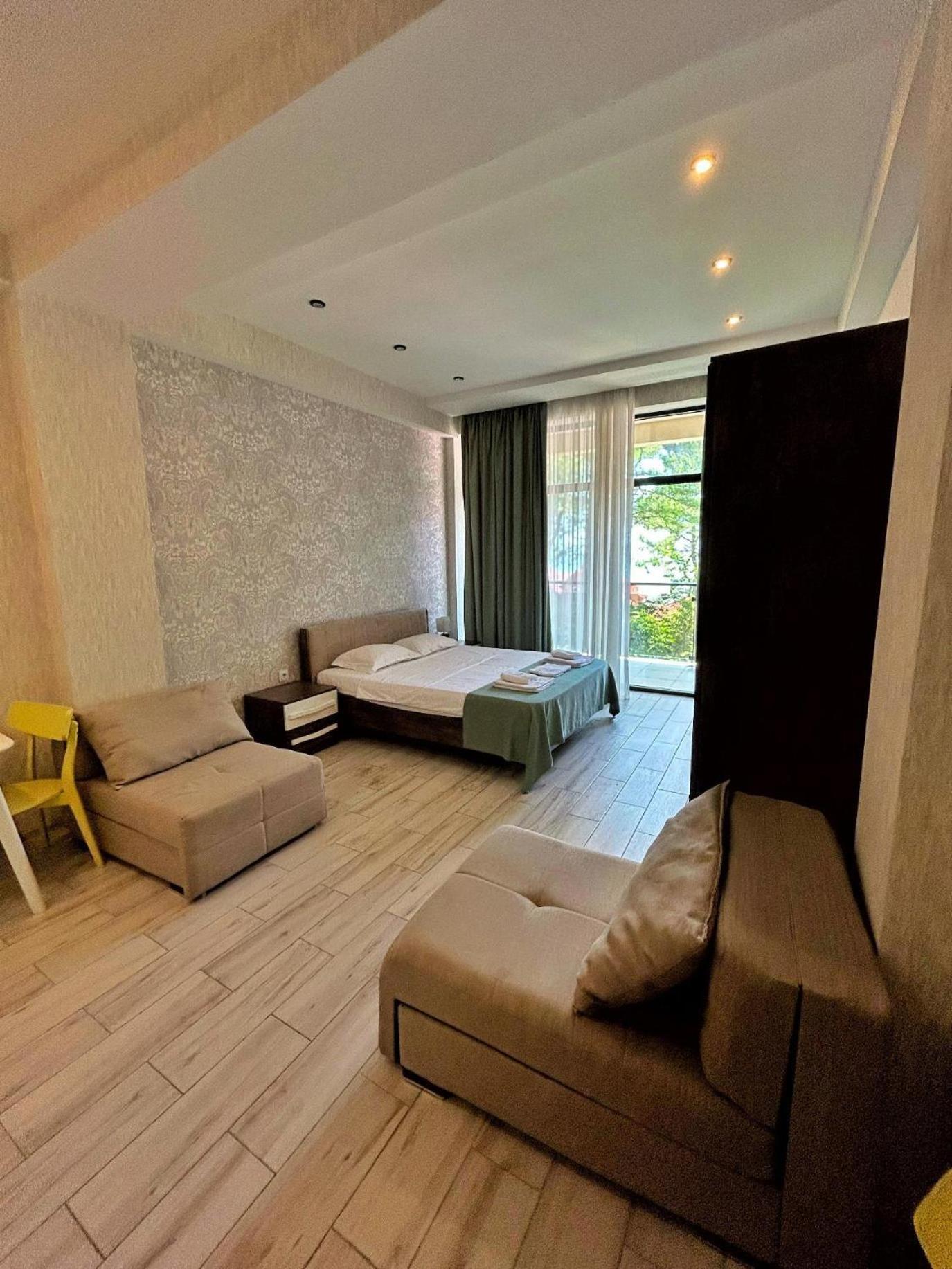 Decom Riviera