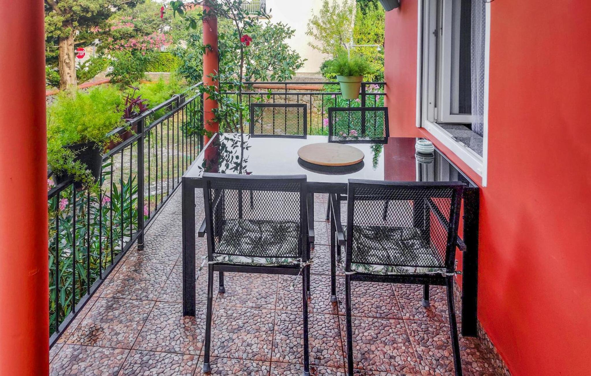 2 Bedroom Beautiful Home In Starigrad
