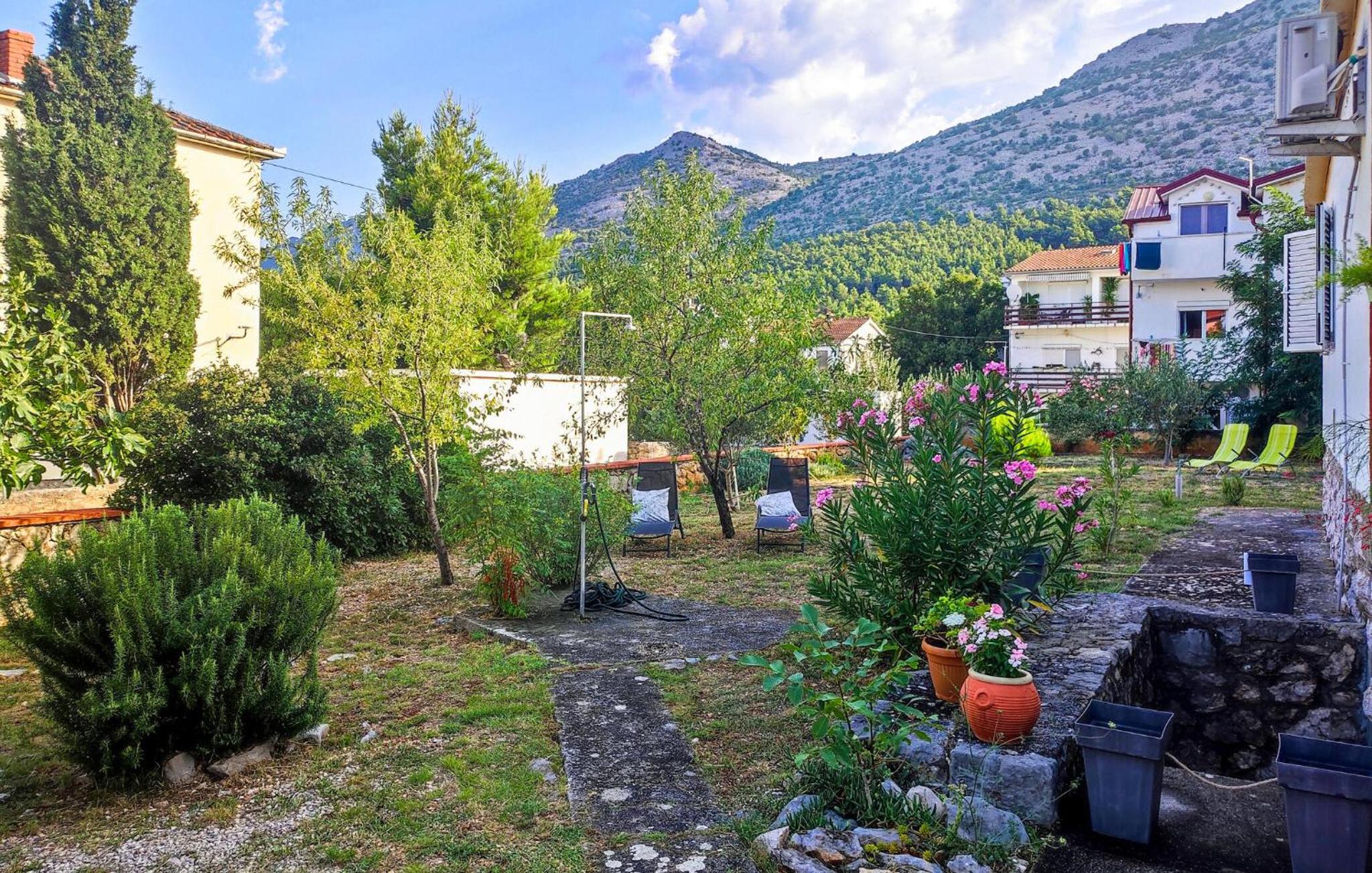 2 Bedroom Beautiful Home In Starigrad