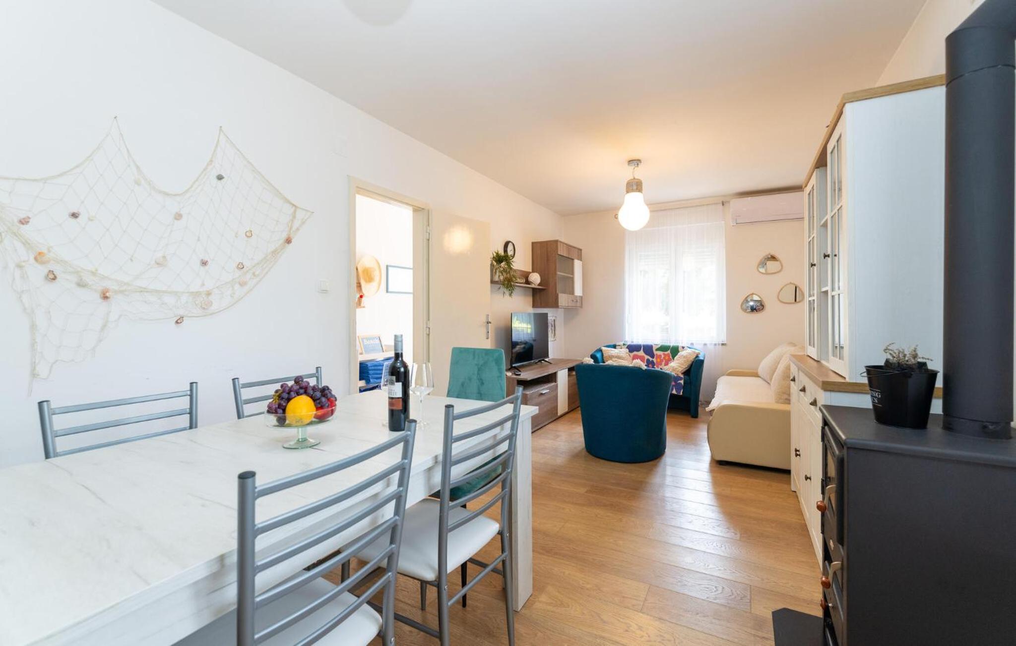 2 Bedroom Beautiful Home In Starigrad