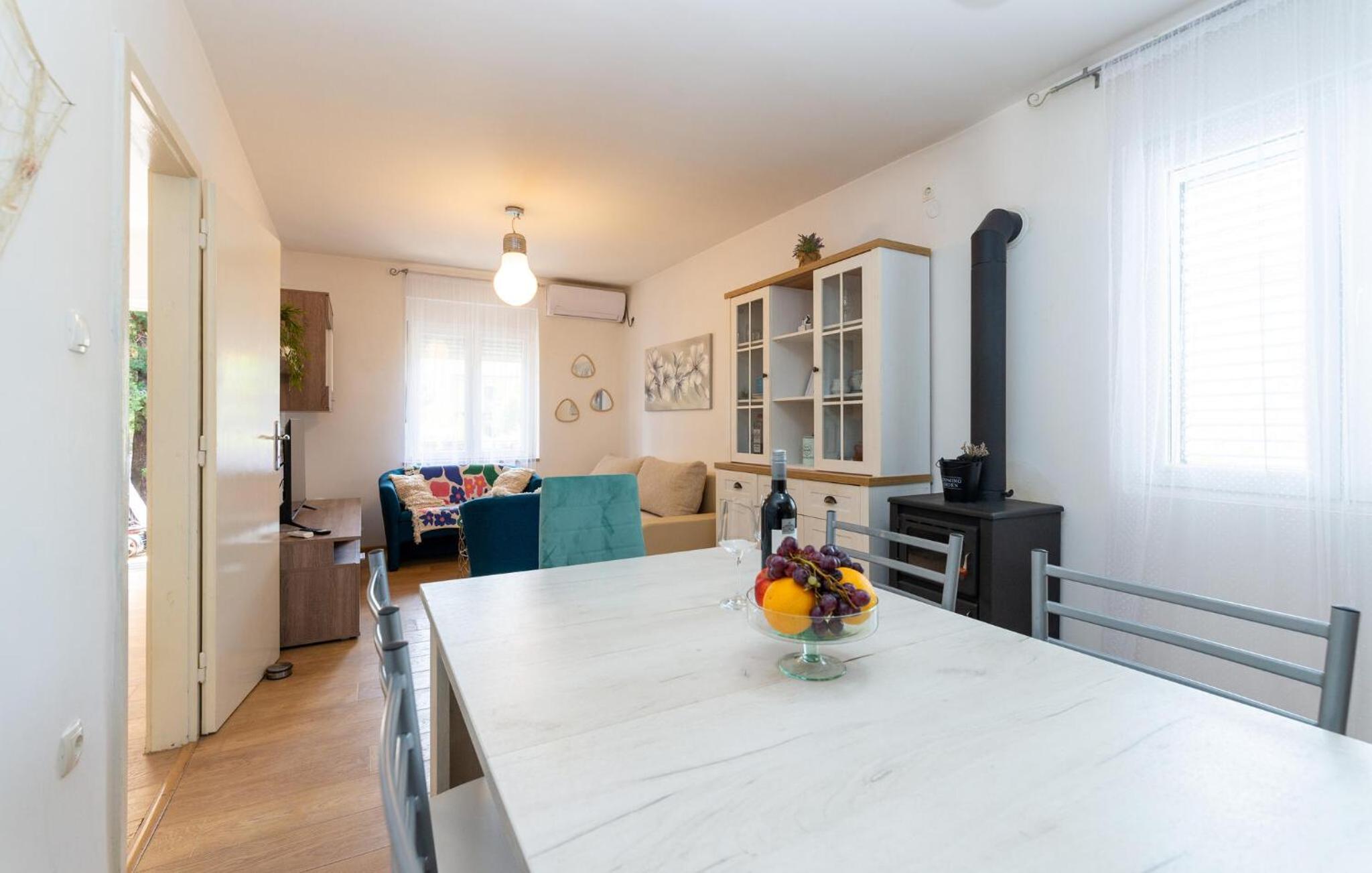 2 Bedroom Beautiful Home In Starigrad