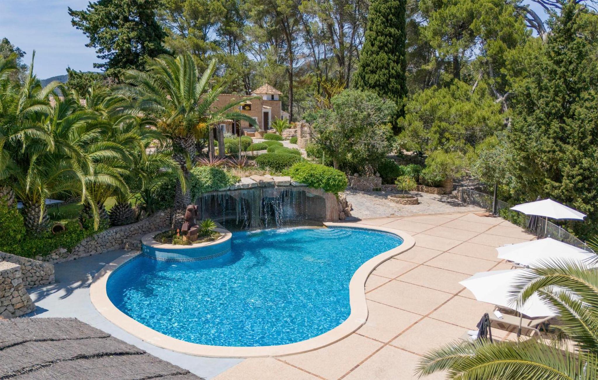 Stunning Home In Esporles
