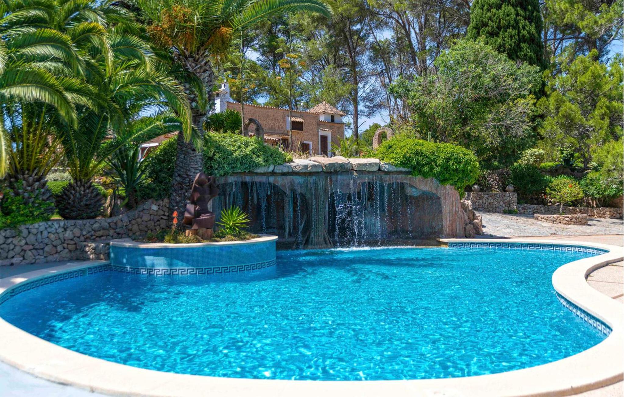 Stunning Home In Esporles