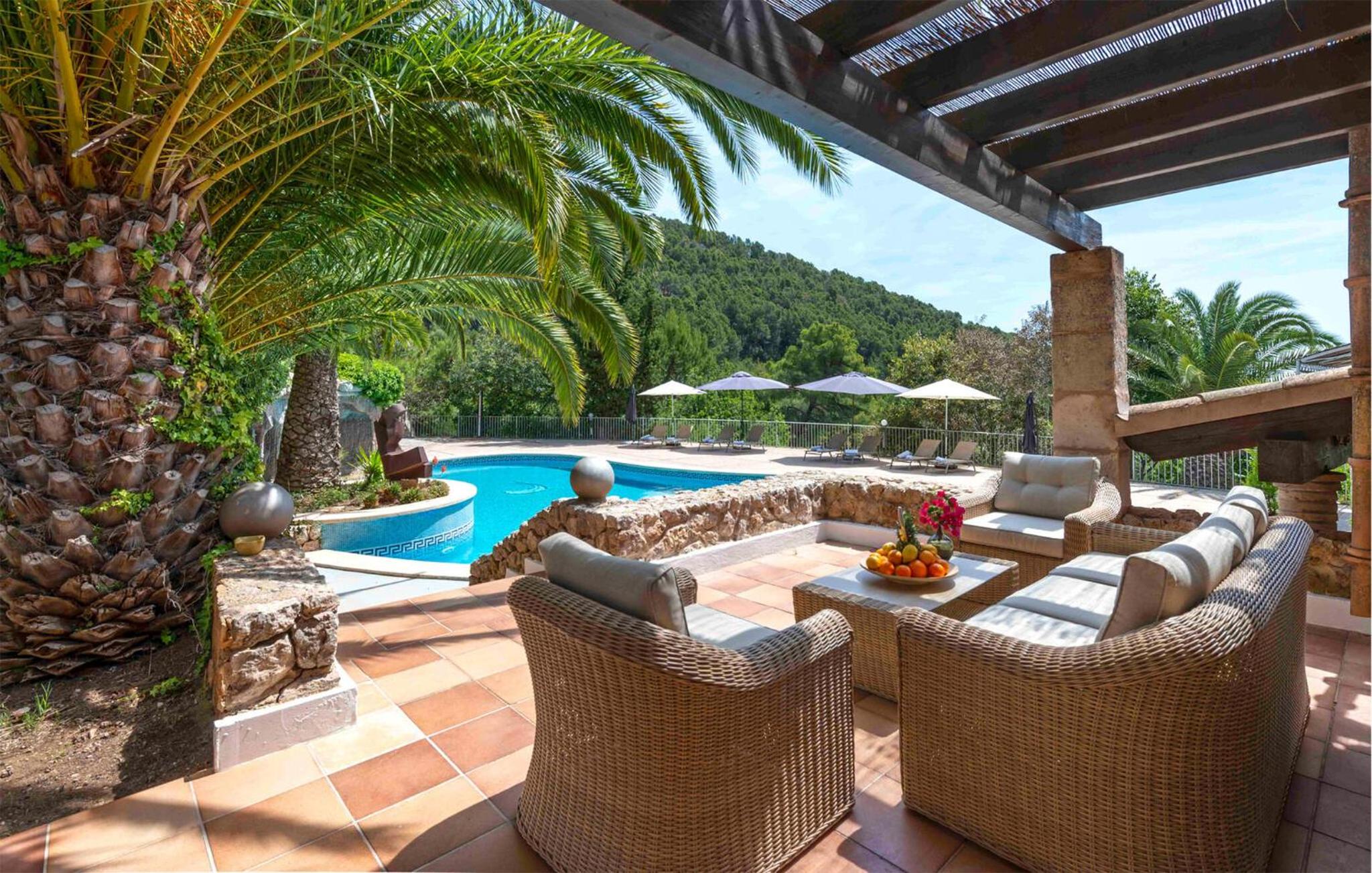 Stunning Home In Esporles