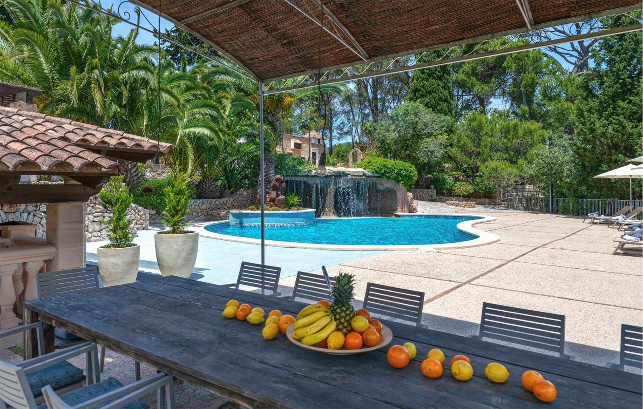 Stunning Home In Esporles