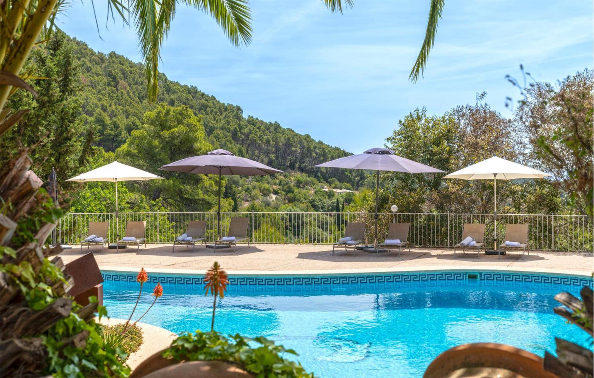 Stunning Home In Esporles