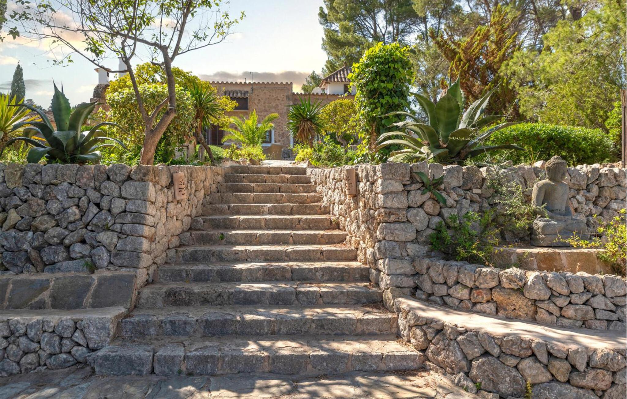 Stunning Home In Esporles