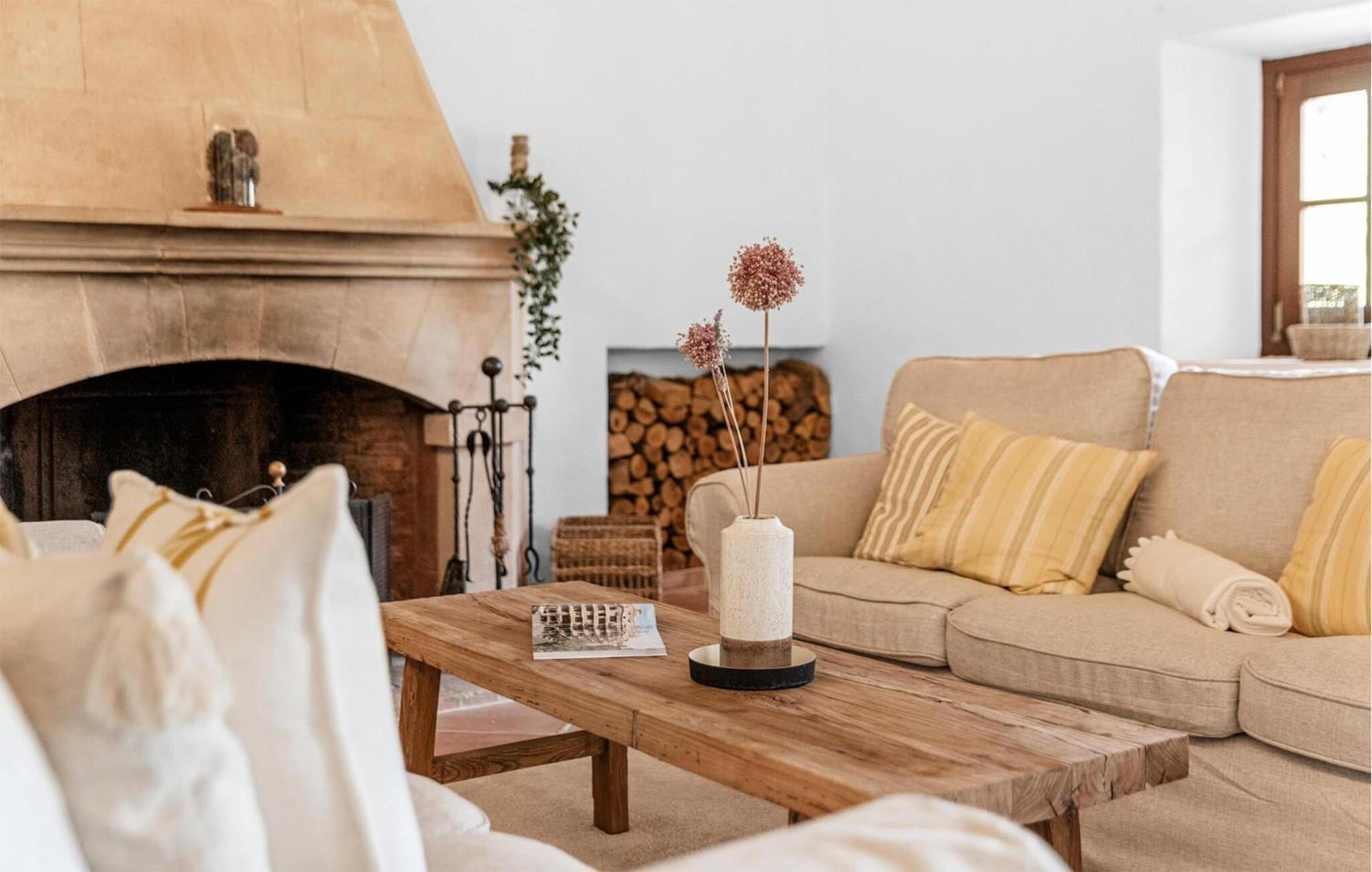 Stunning Home In Esporles