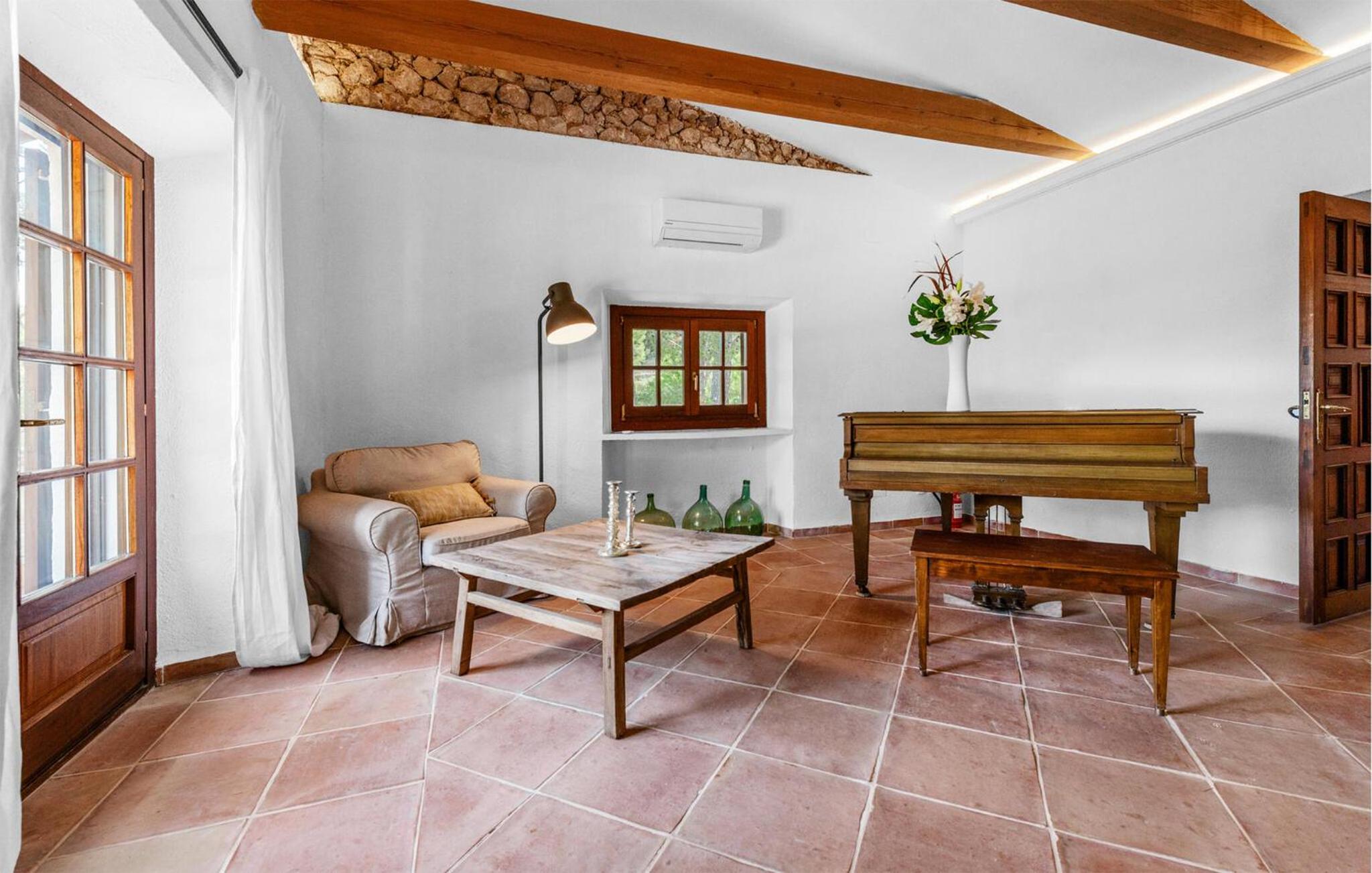 Stunning Home In Esporles