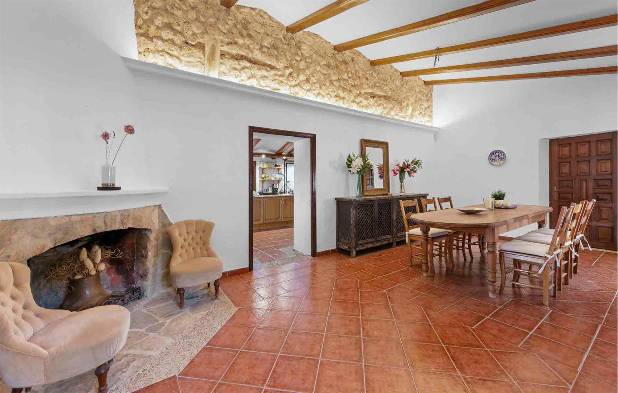 Stunning Home In Esporles