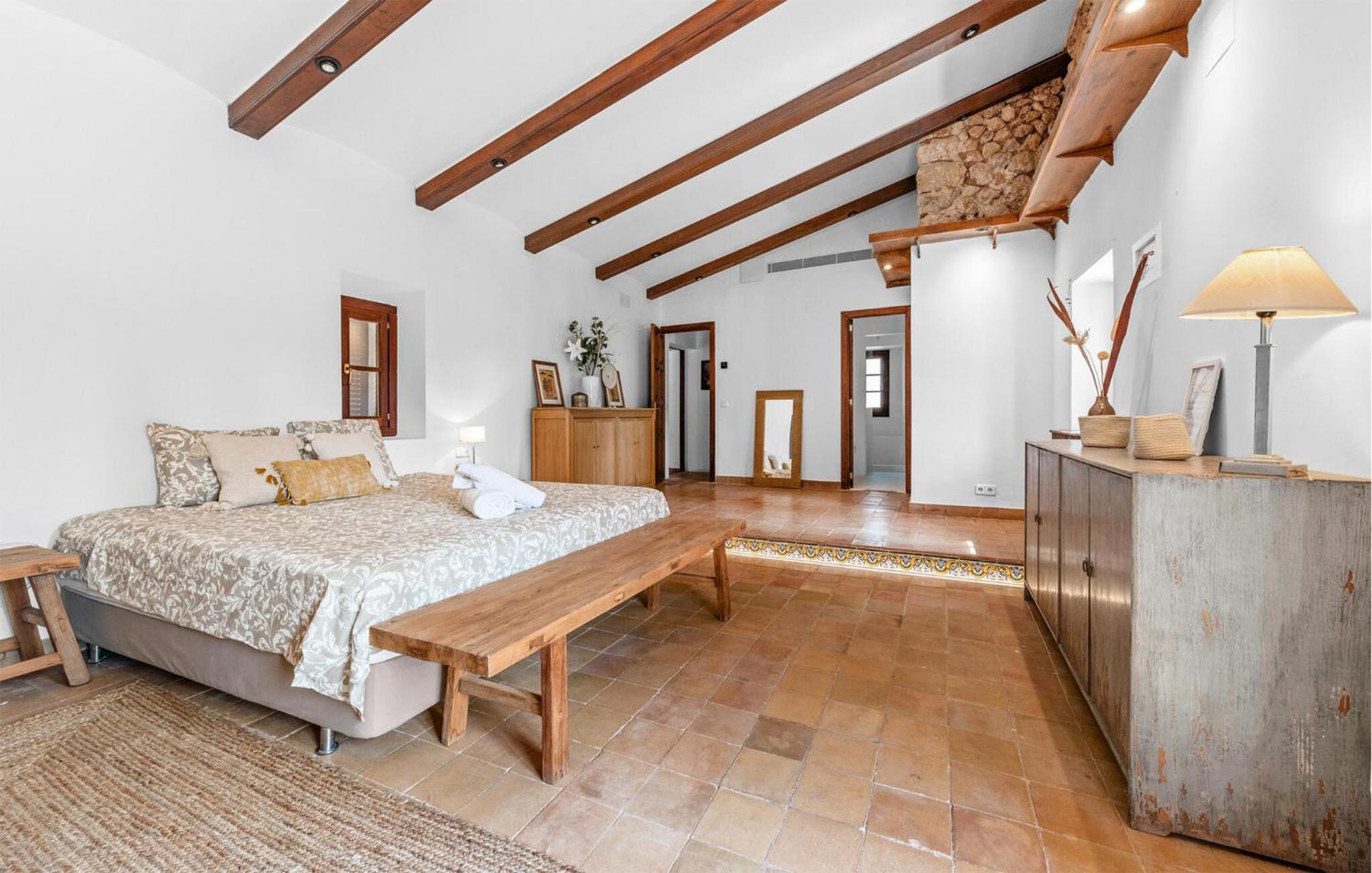Stunning Home In Esporles