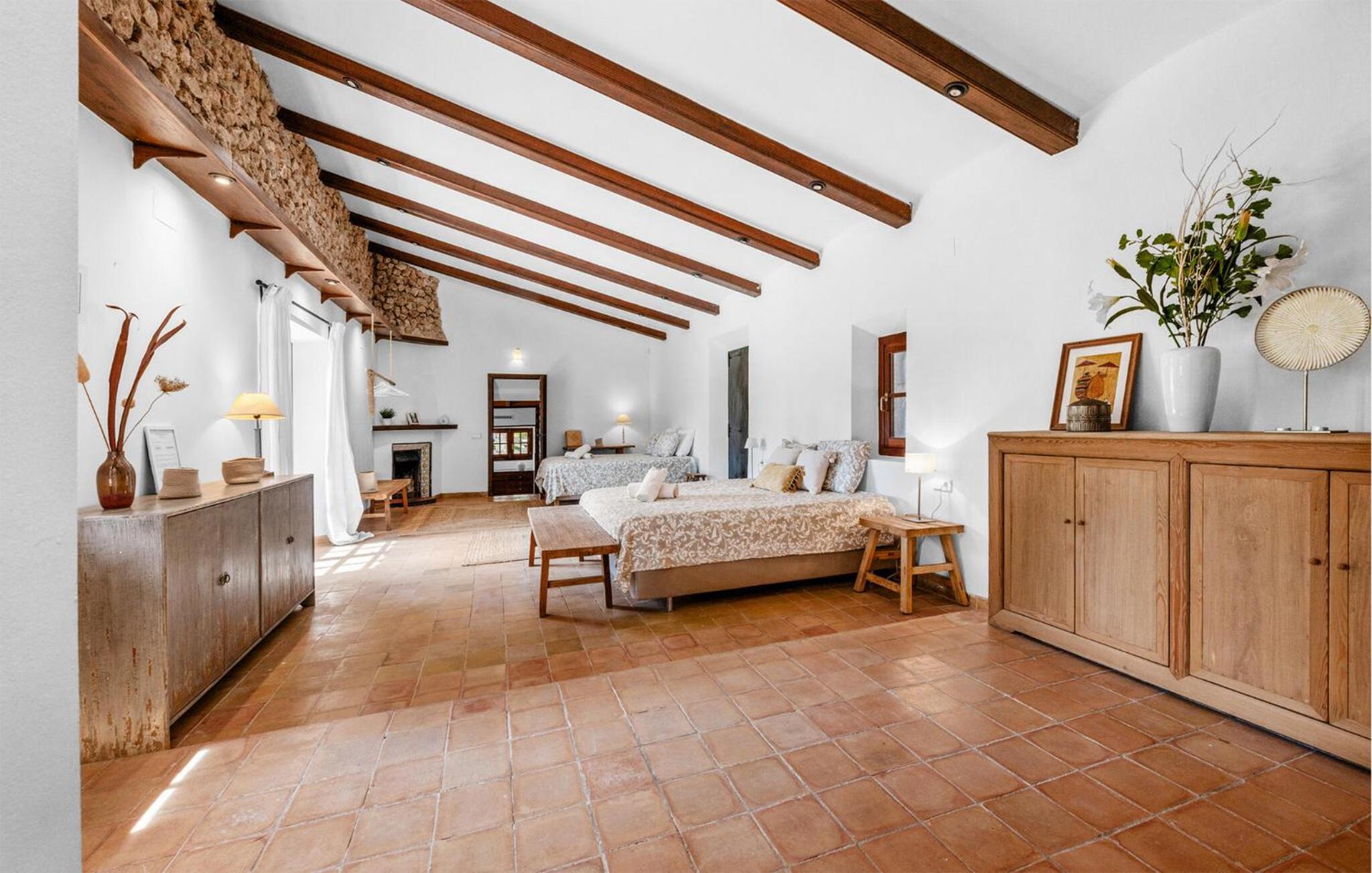 Stunning Home In Esporles