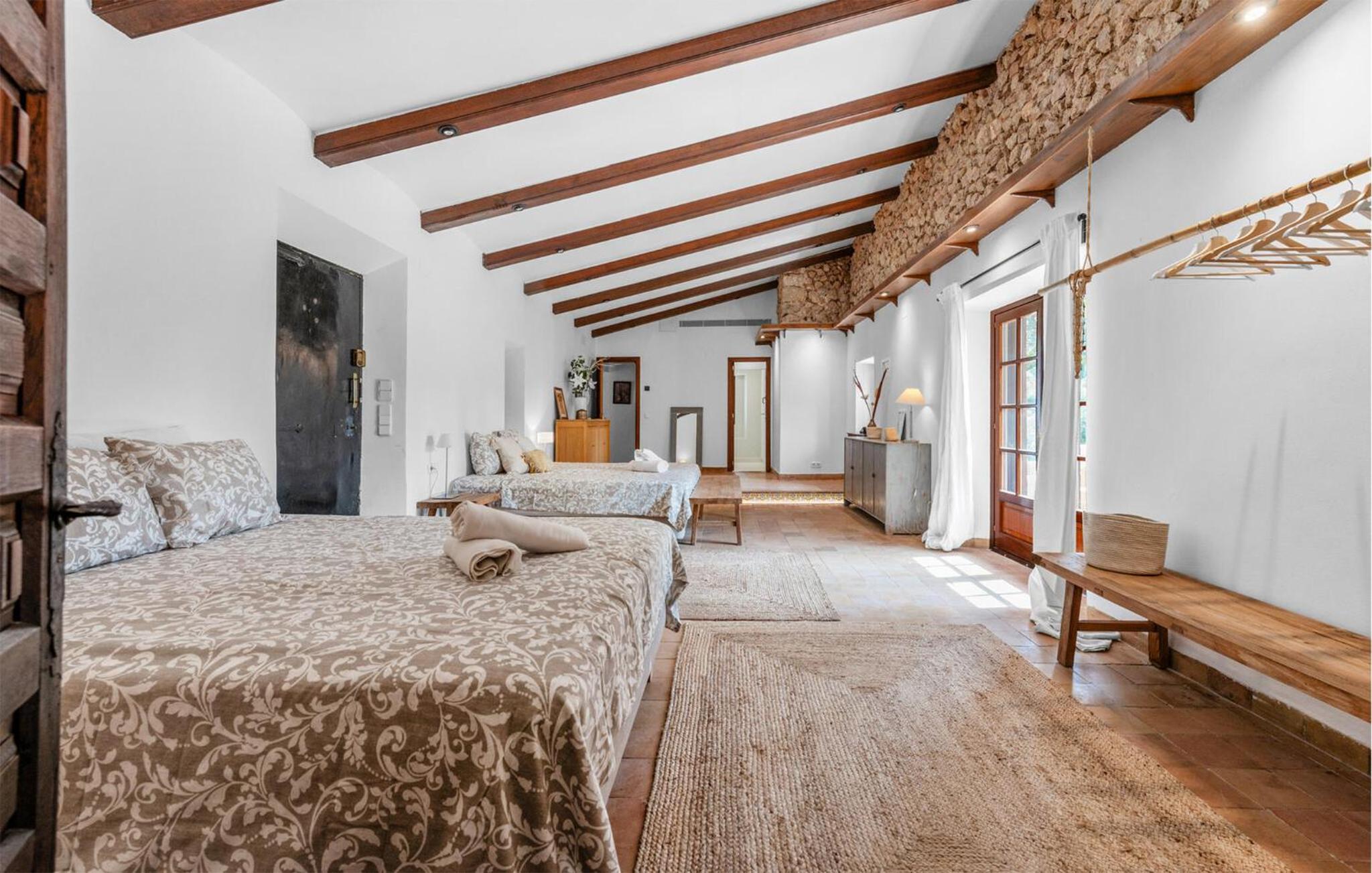 Stunning Home In Esporles