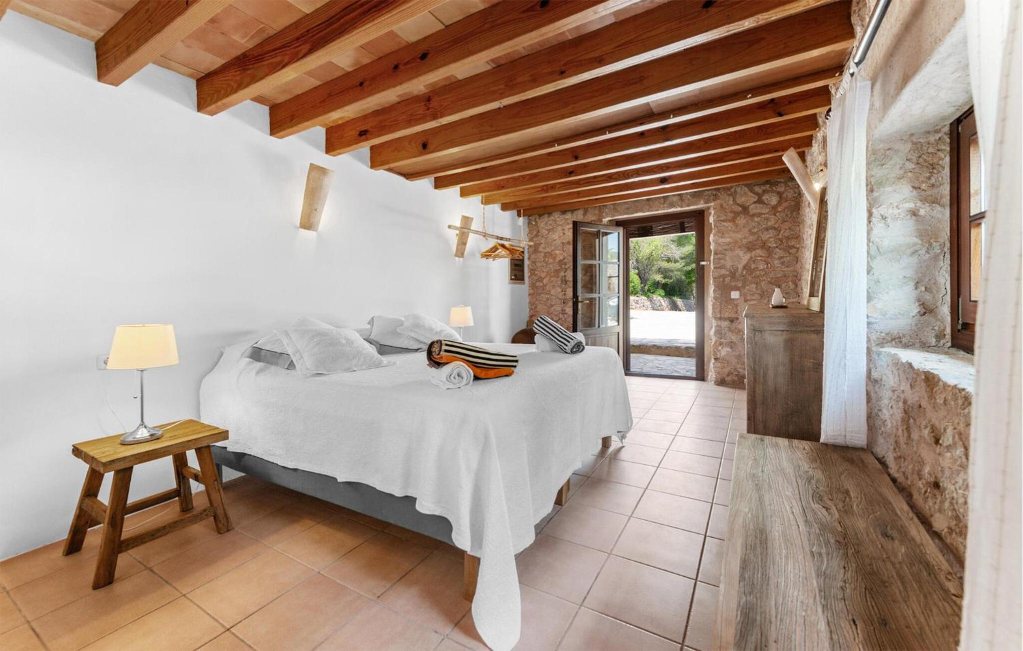 Stunning Home In Esporles