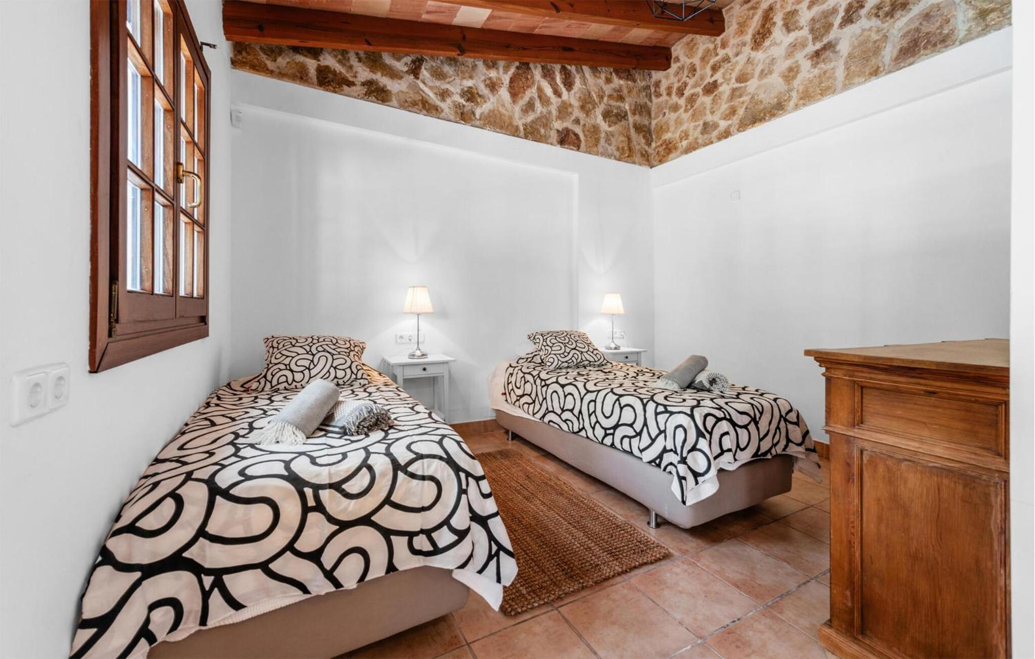 Stunning Home In Esporles