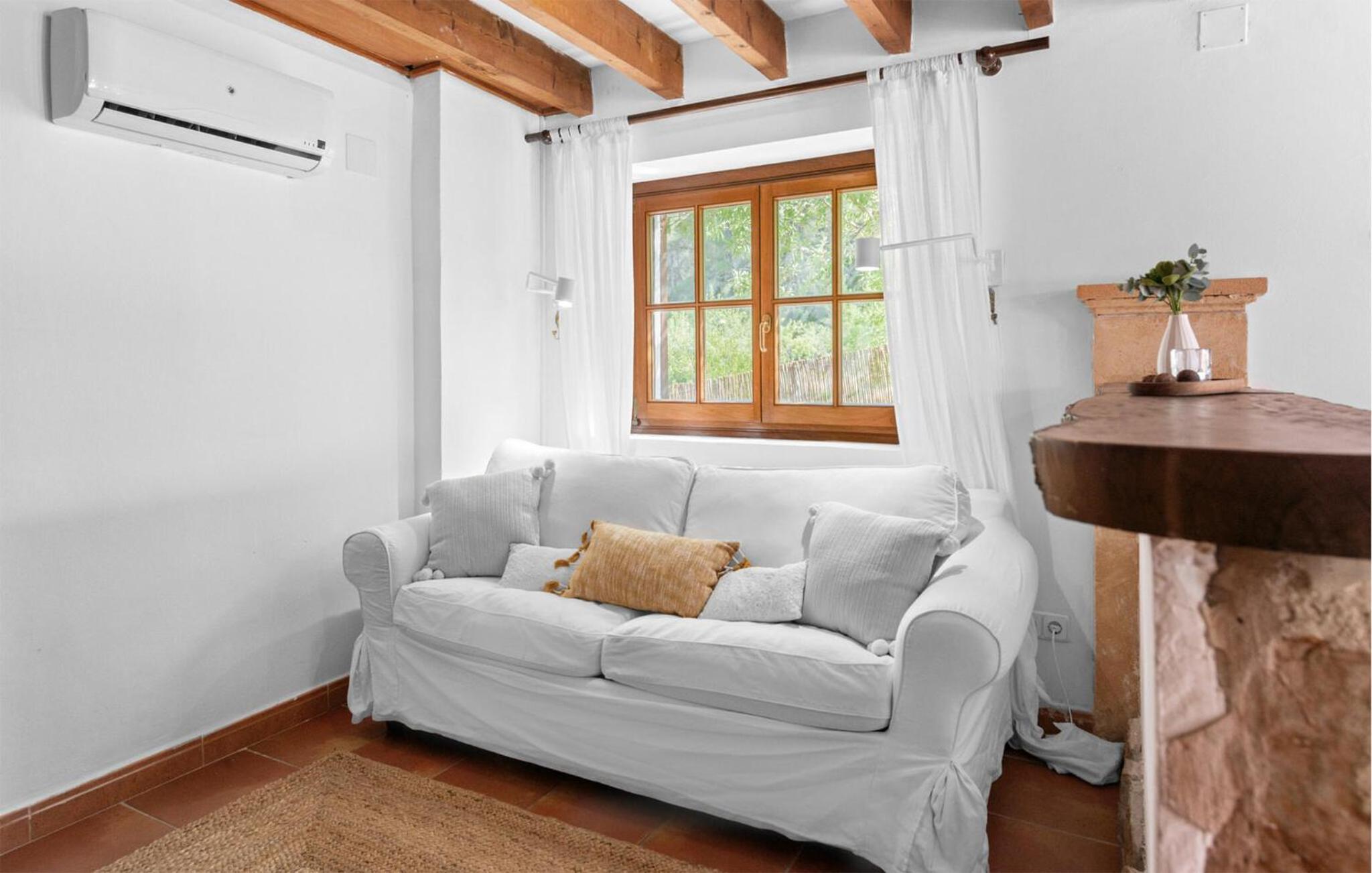 Stunning Home In Esporles