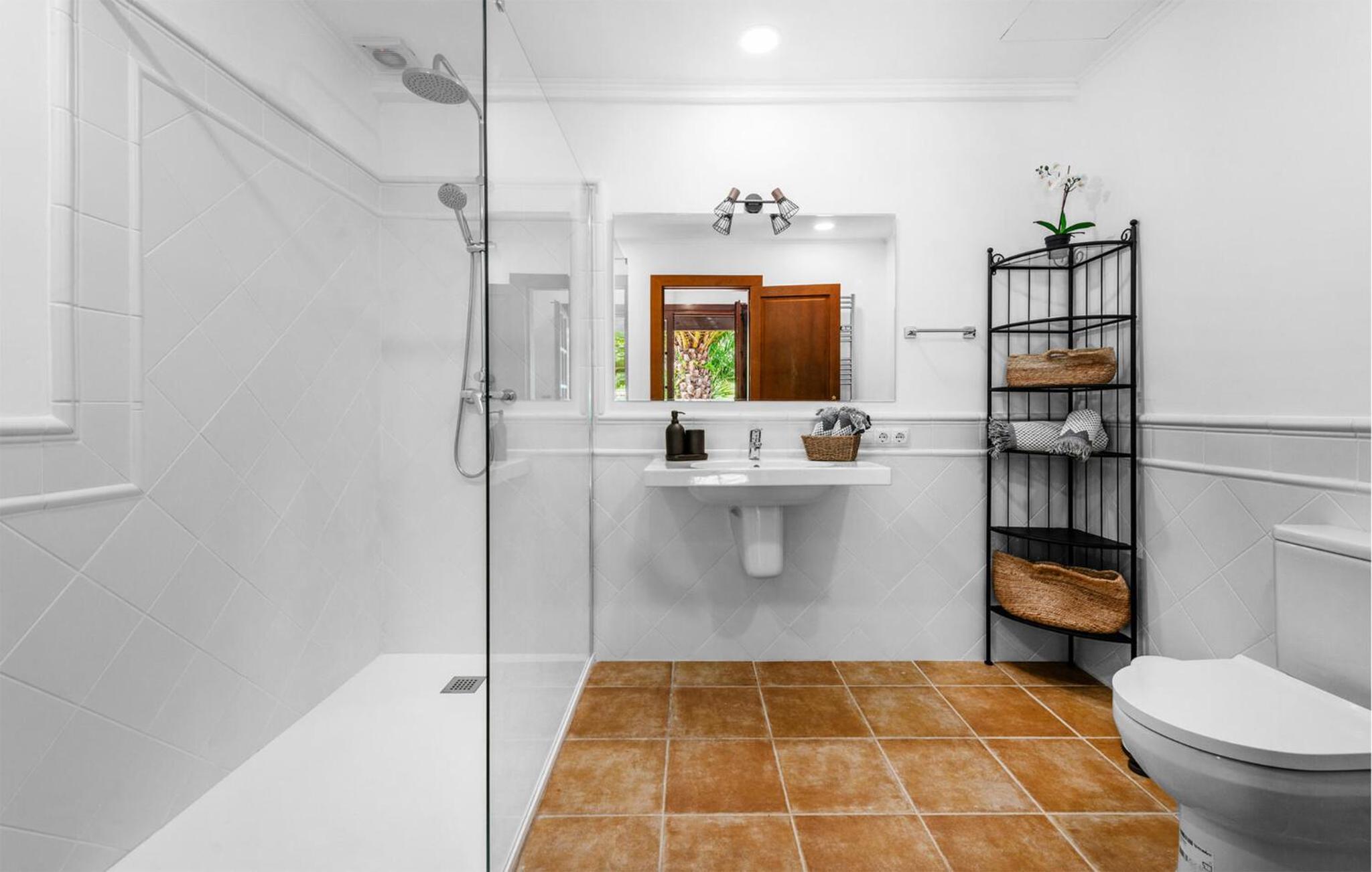 Stunning Home In Esporles