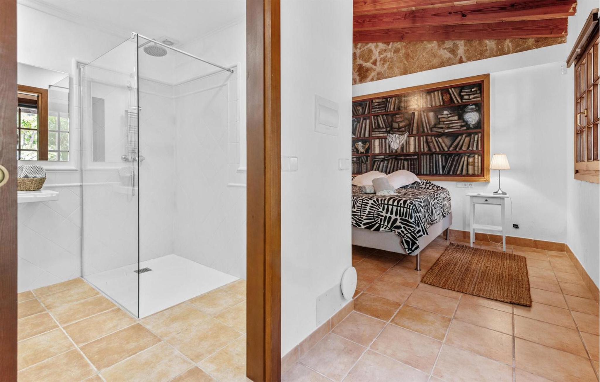 Stunning Home In Esporles