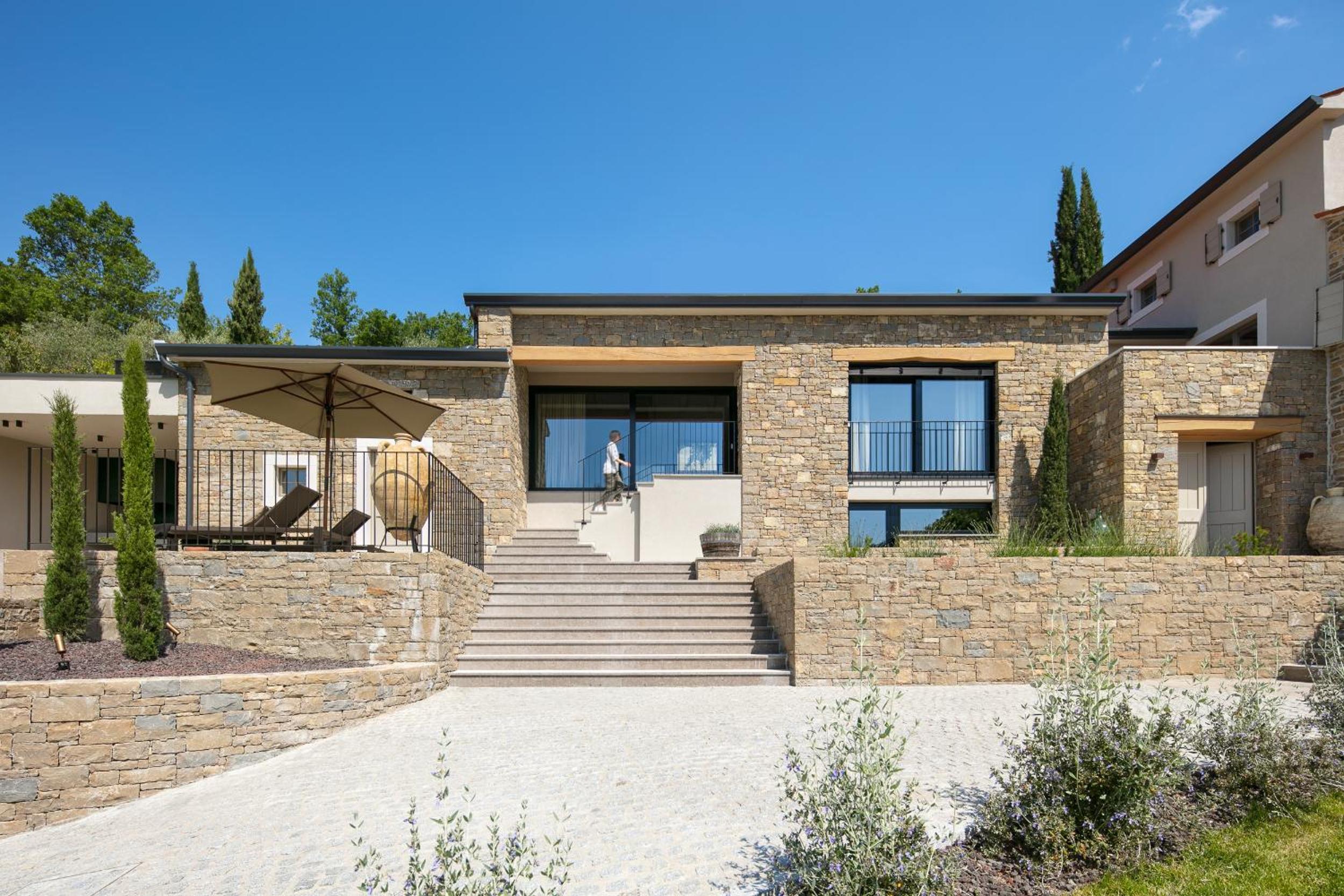 Villa Panorama del Tartufo for 6 people in Central Istria with spa & truffle hunting experience view 3