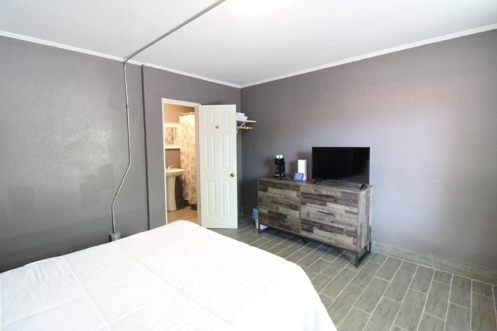 The Ozark at 1611 Residences