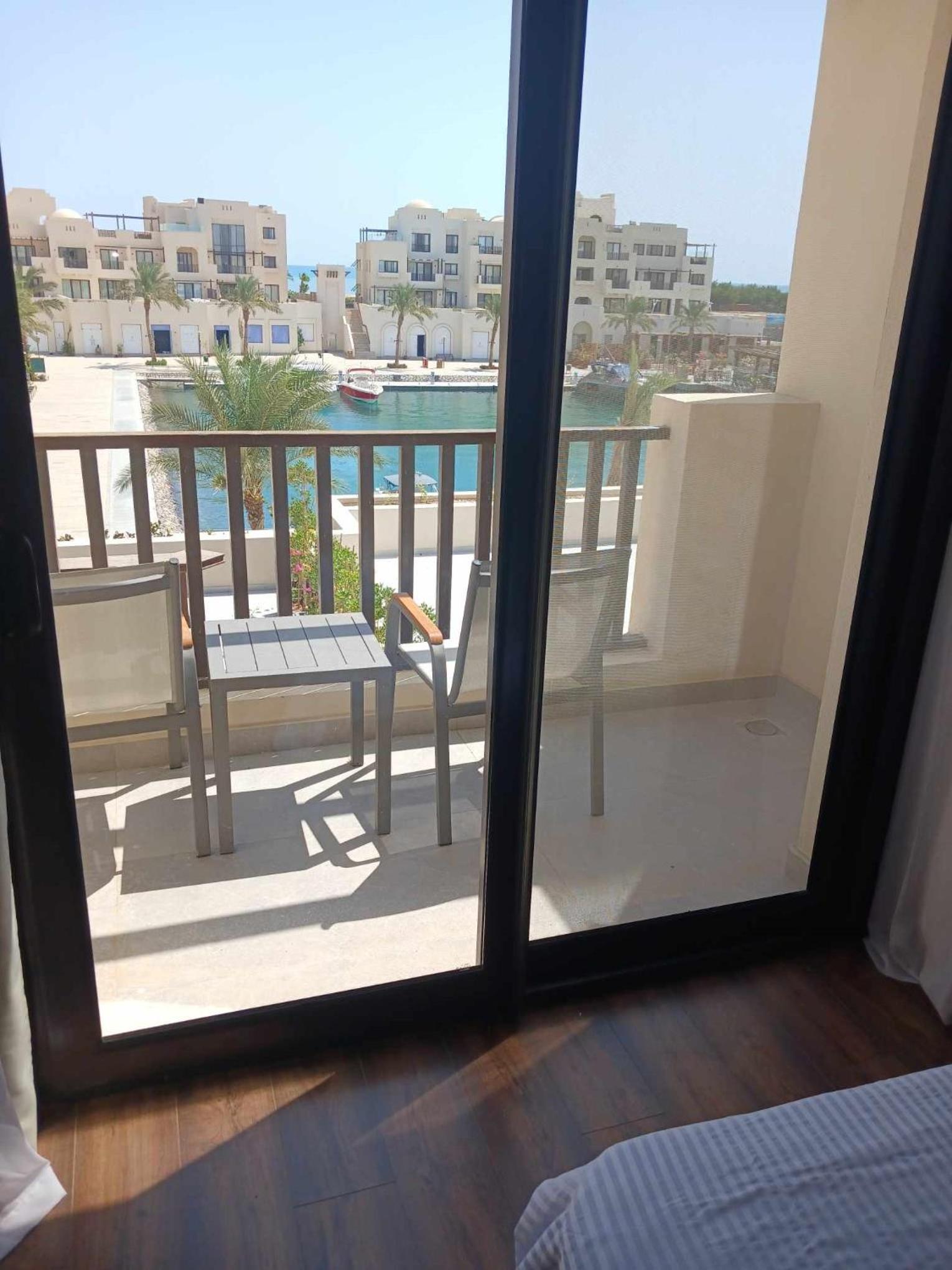 Nayah Stays, Luxurious bedroom in Fanadir Marina