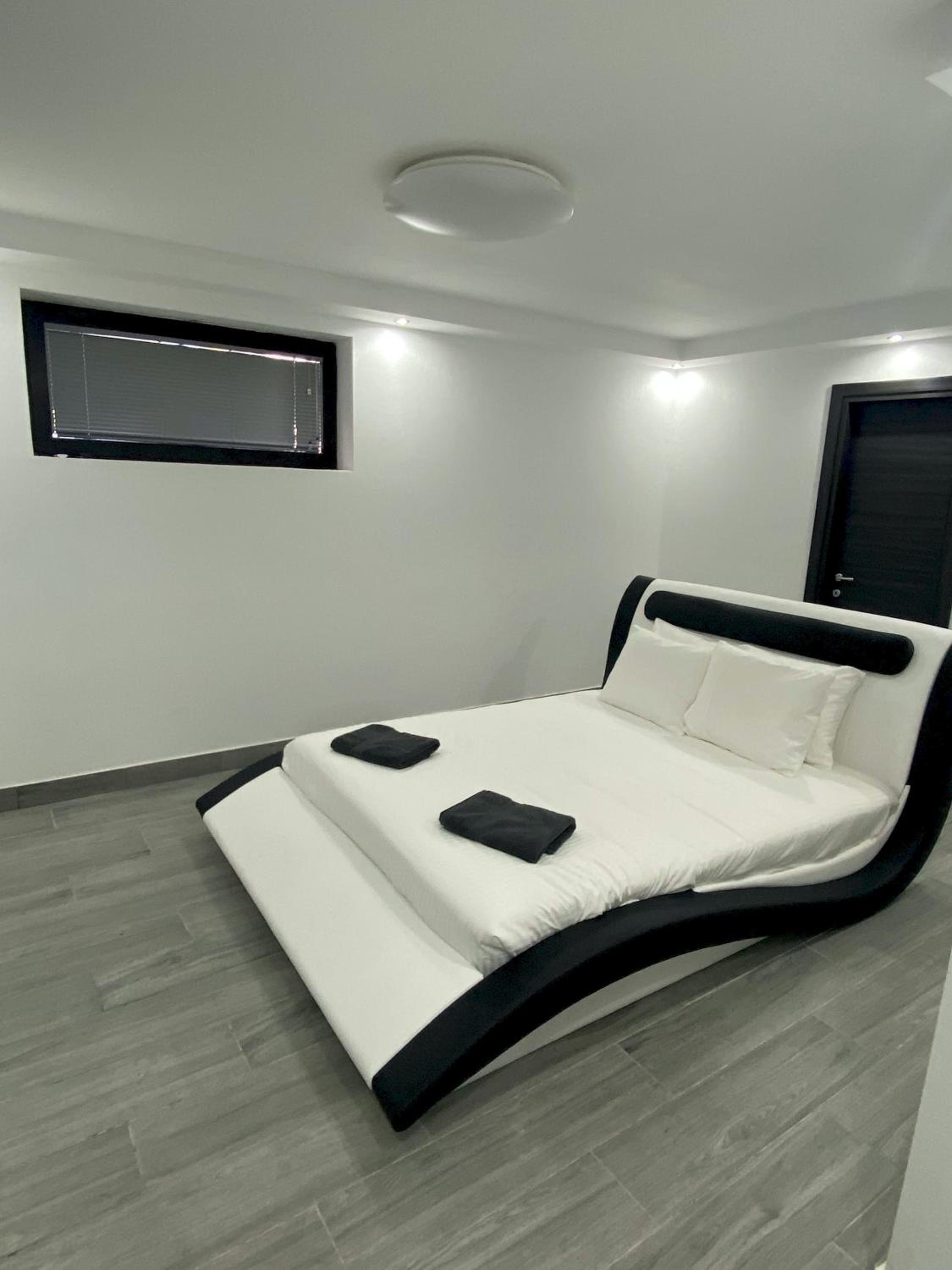 Villa Poseidon Corralejo with Private Heated Pool, Jacuzzi, Sauna and Stunning Volcano Views by Amazzzing Travel