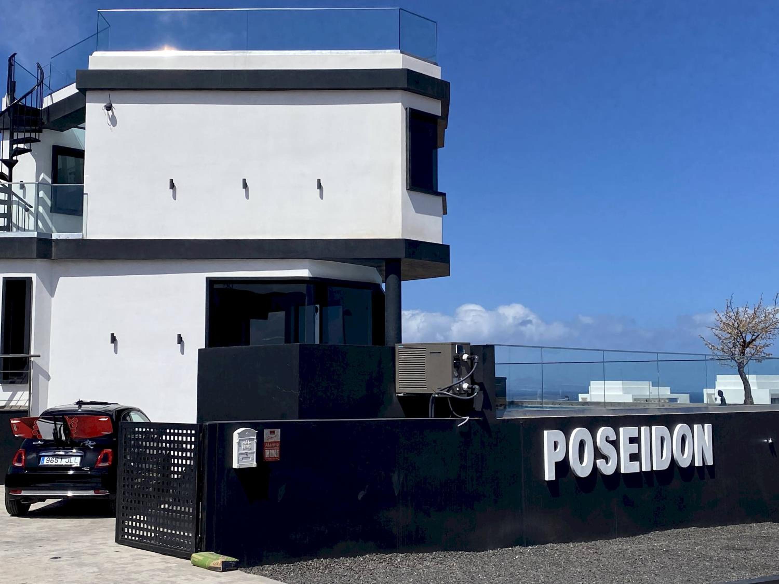 Villa Poseidon Corralejo with Private Heated Pool, Jacuzzi, Sauna and Stunning Volcano Views by Amazzzing Travel