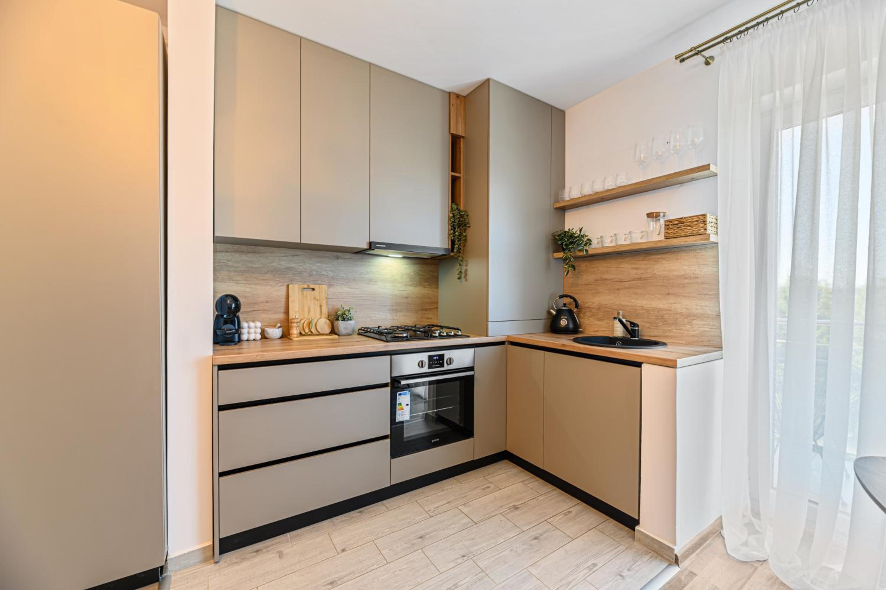 Larabelle Home Coresi