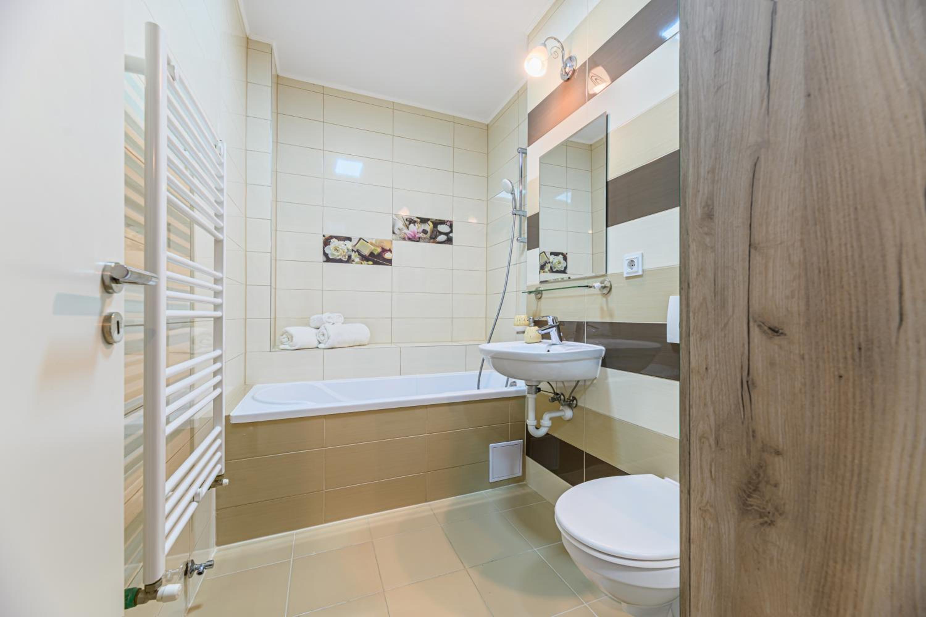 Larabelle Home Coresi