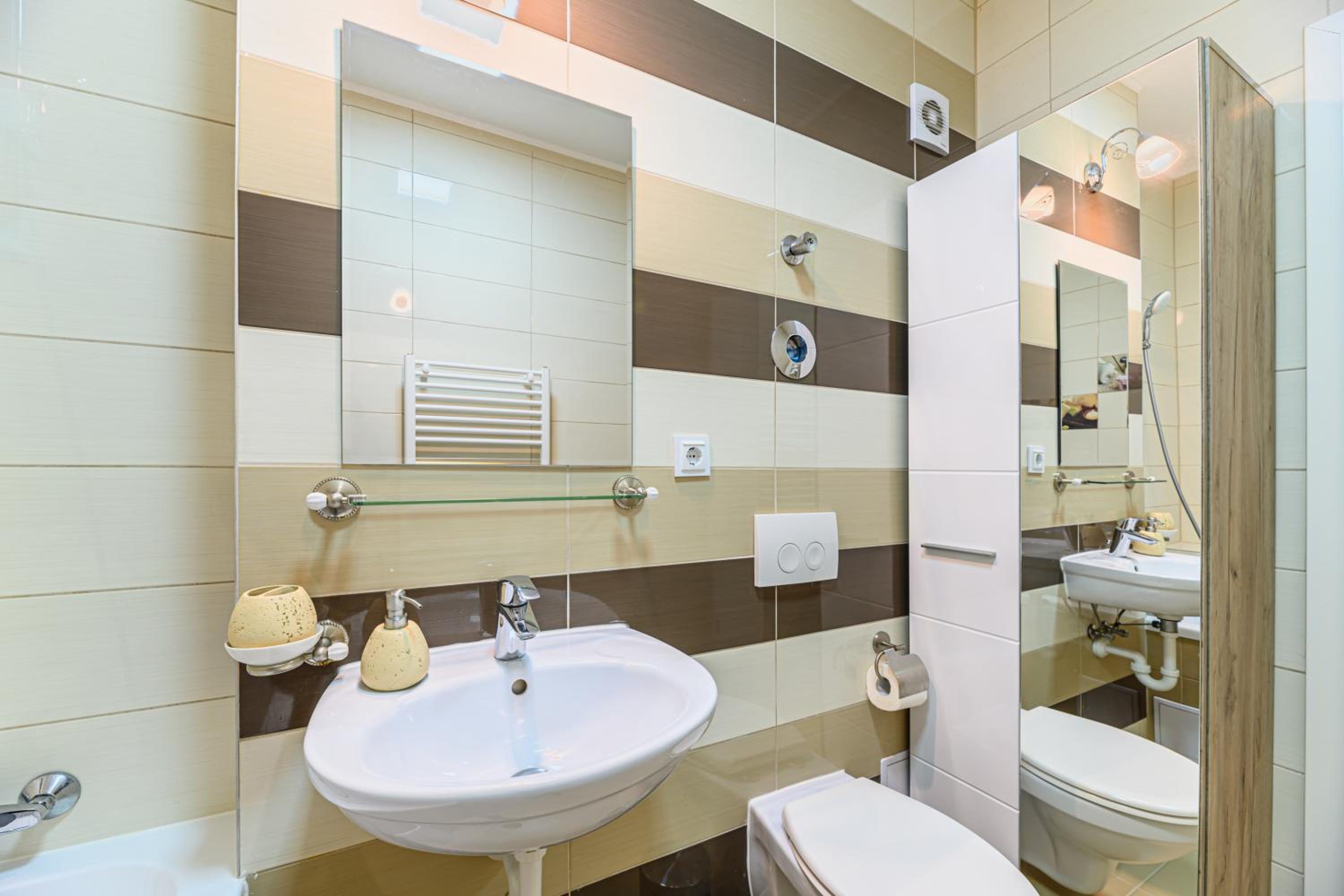 Larabelle Home Coresi