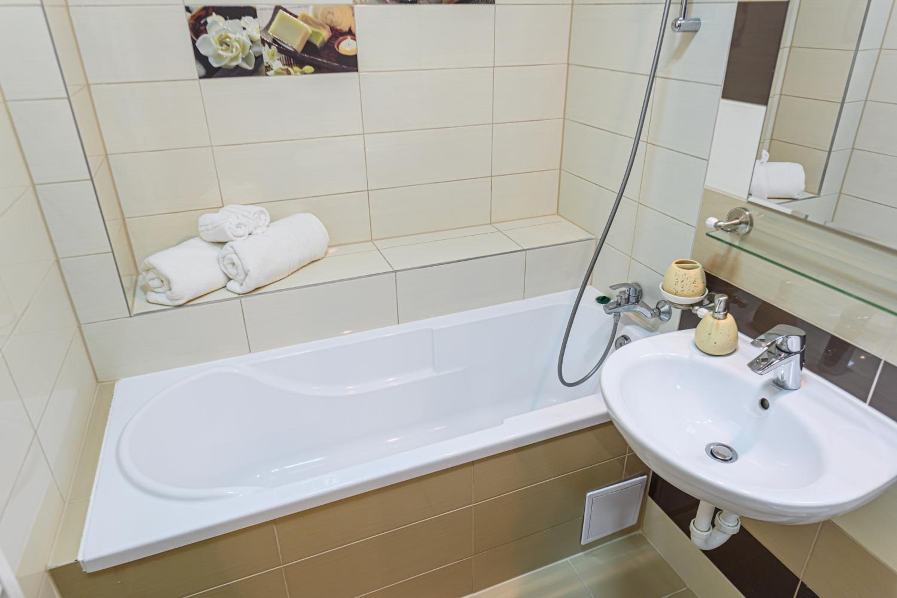 Larabelle Home Coresi