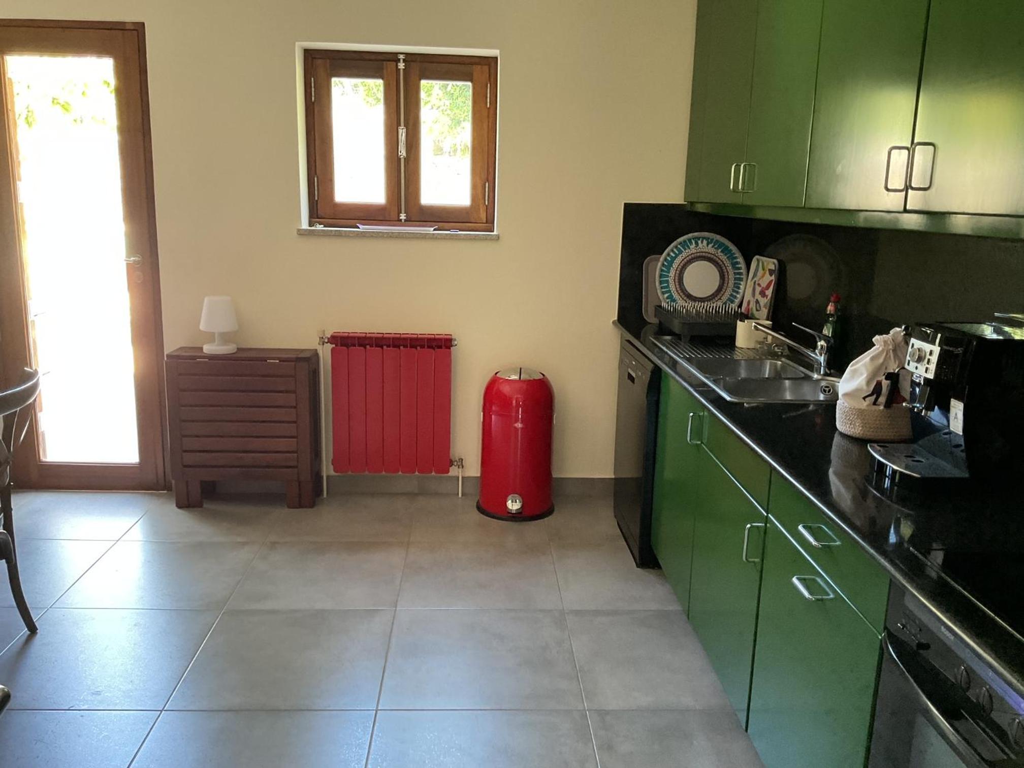 Photo 18